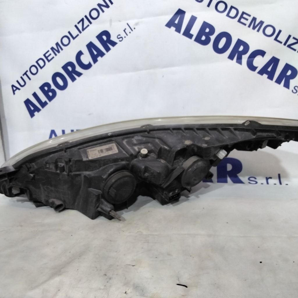 Faro fanale destro citroen c4 3 porte anno 2006 codice:89900040