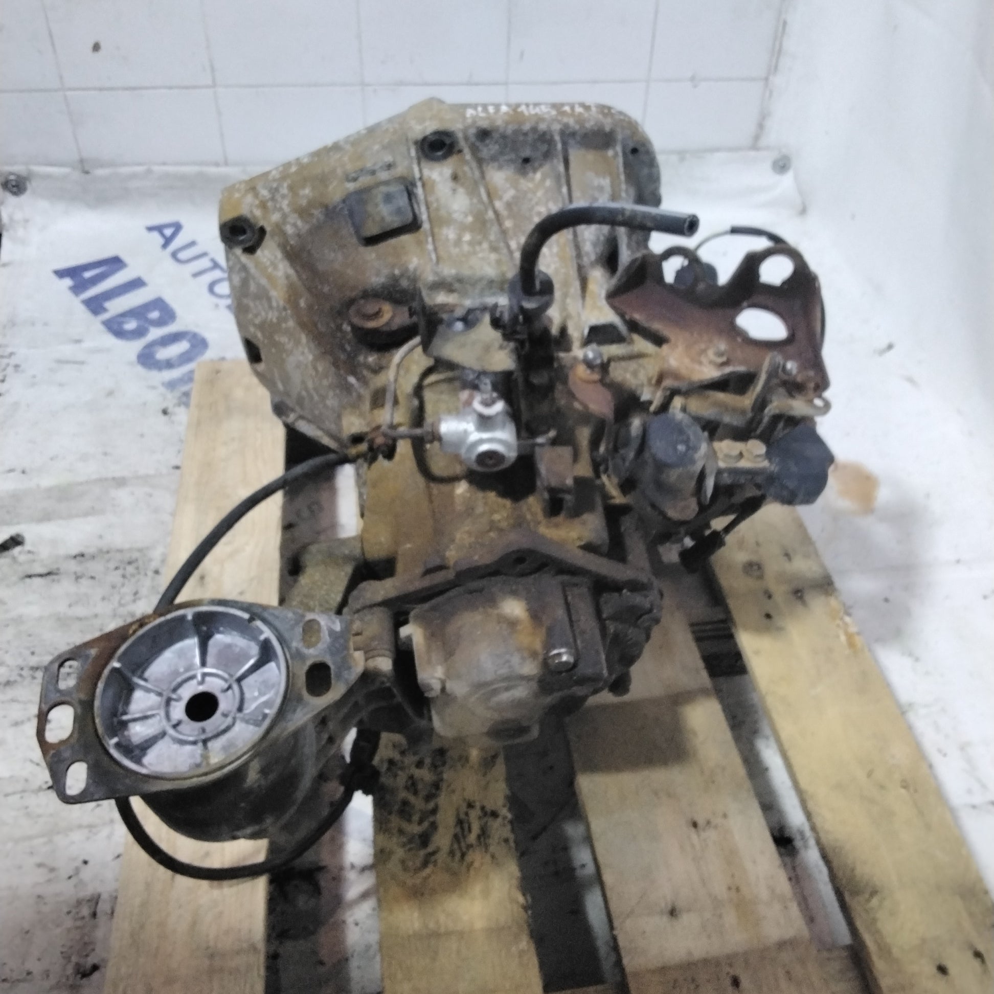 Alfa Romeo 145 1.4 petrol gearbox, year 1998