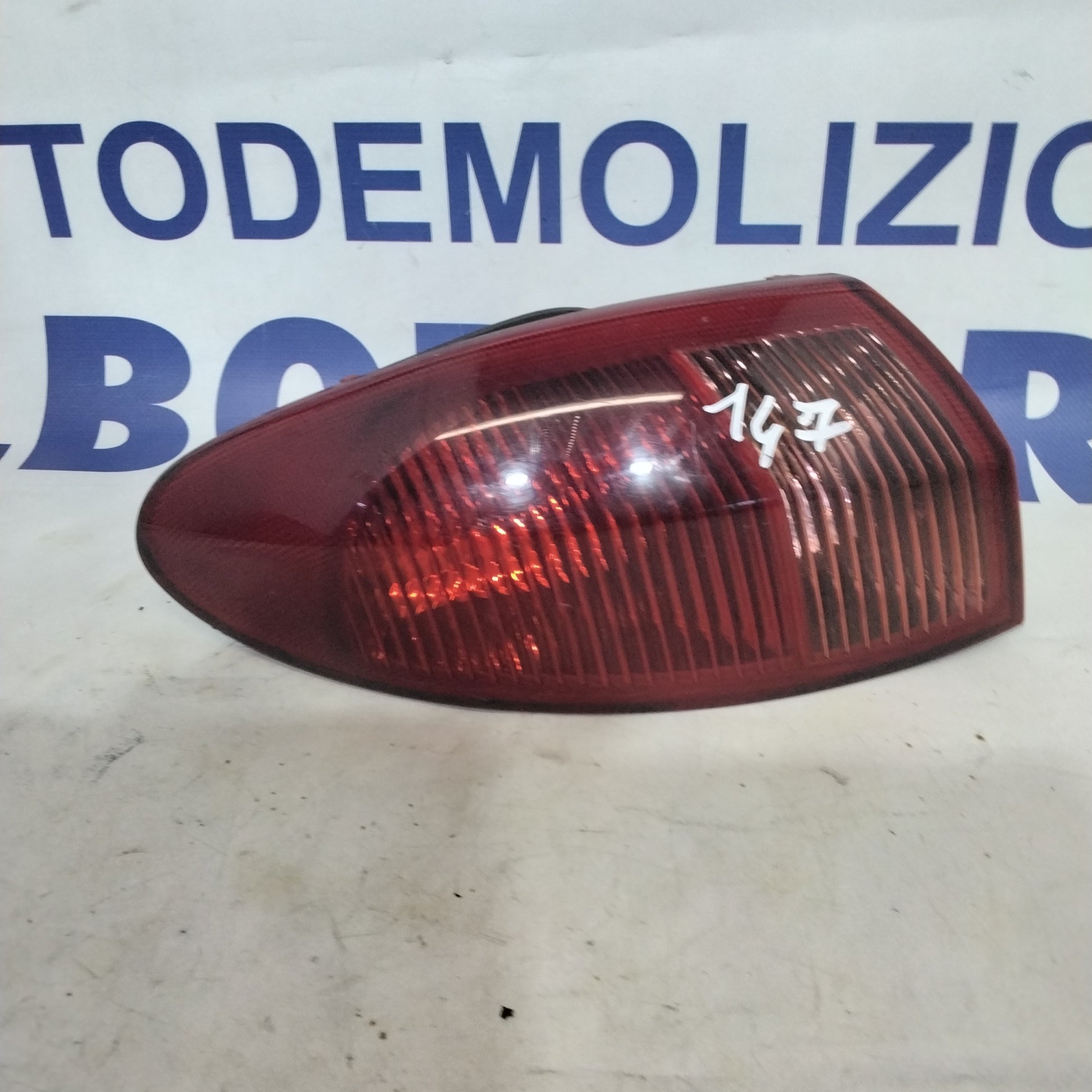 left stop light alfa romeo 147 year 2004 code 46556349