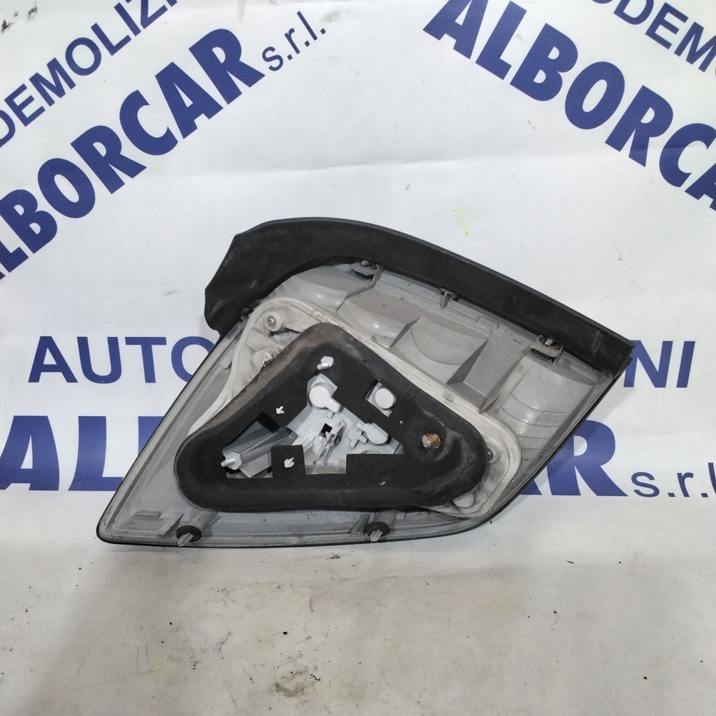 fanale stop destro opel astra sw anno 2005