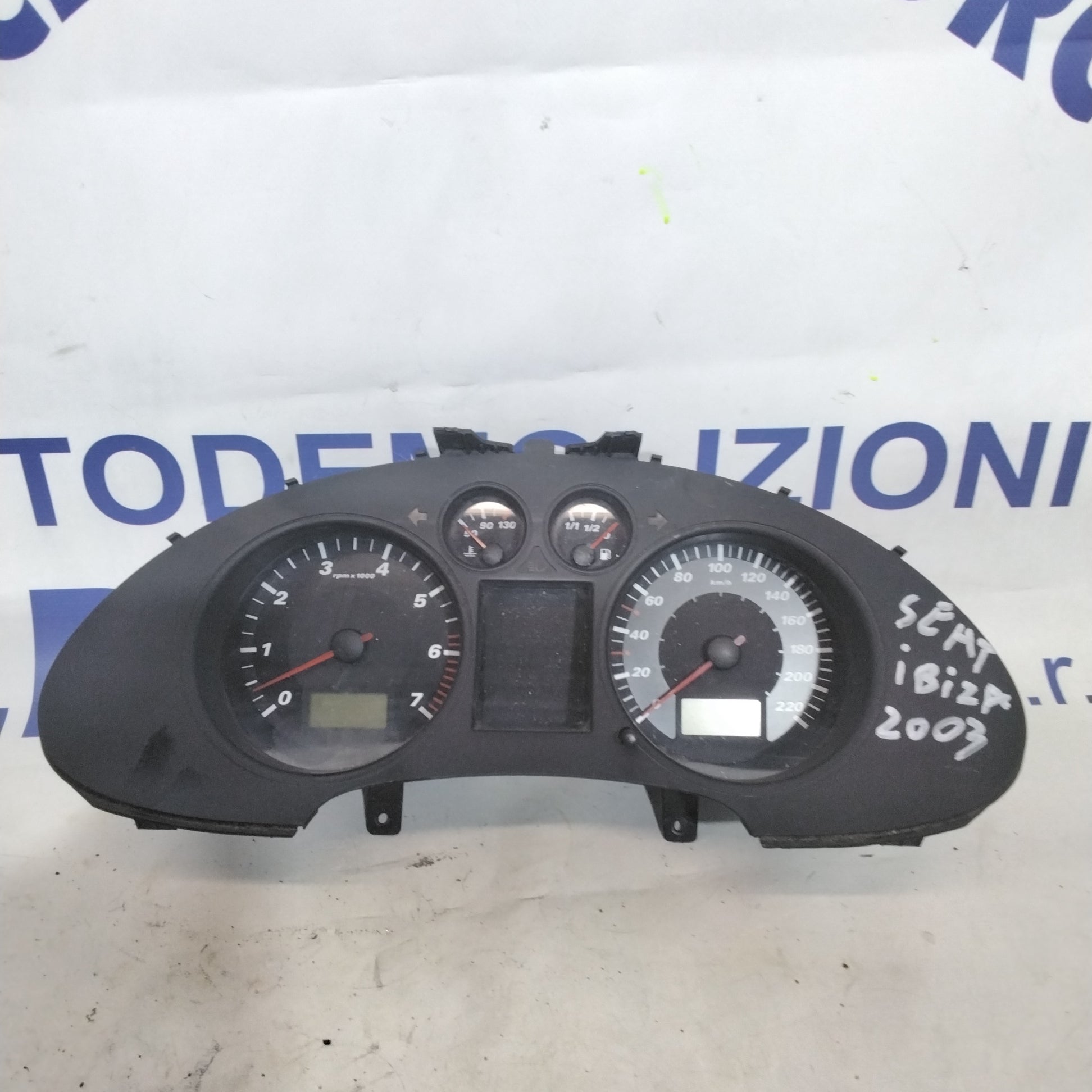 Quadro strumento /contachilometri seat ibiza 1.4 benzina anno 2003 codice:88311333