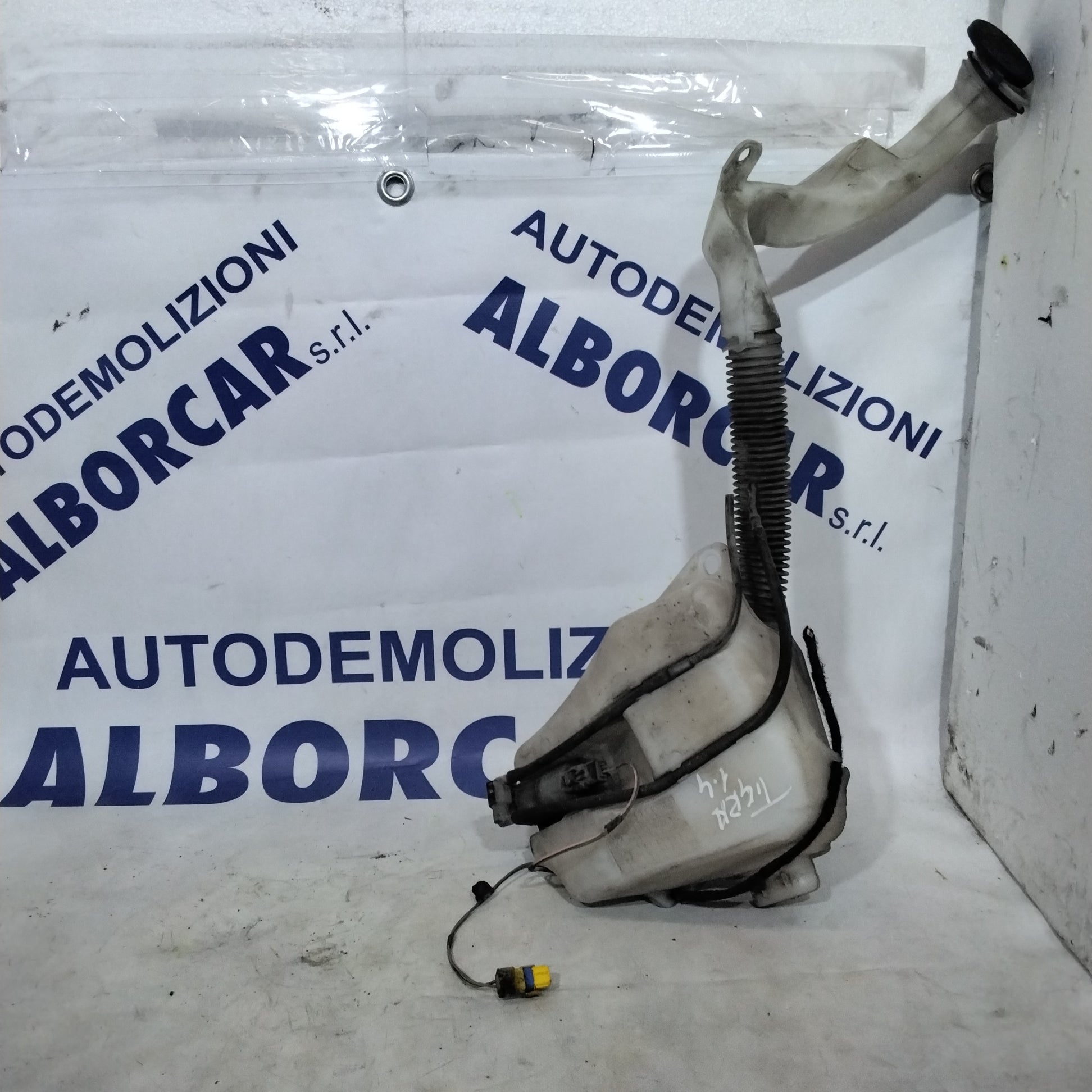 Vaschetta acqua tergicristallo opel tigra 1.4 benzina anno 2005