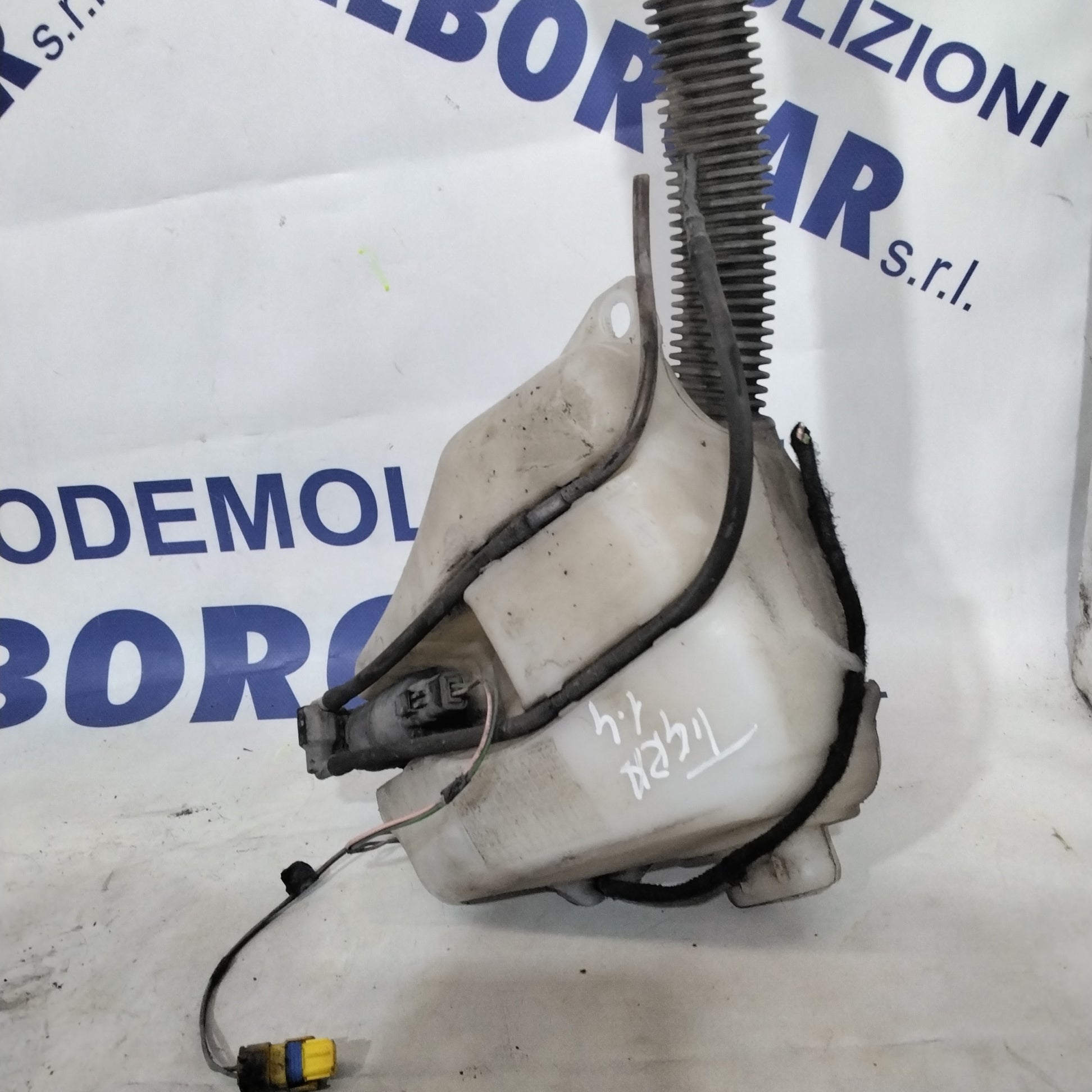Vaschetta acqua tergicristallo opel tigra 1.4 benzina anno 2005