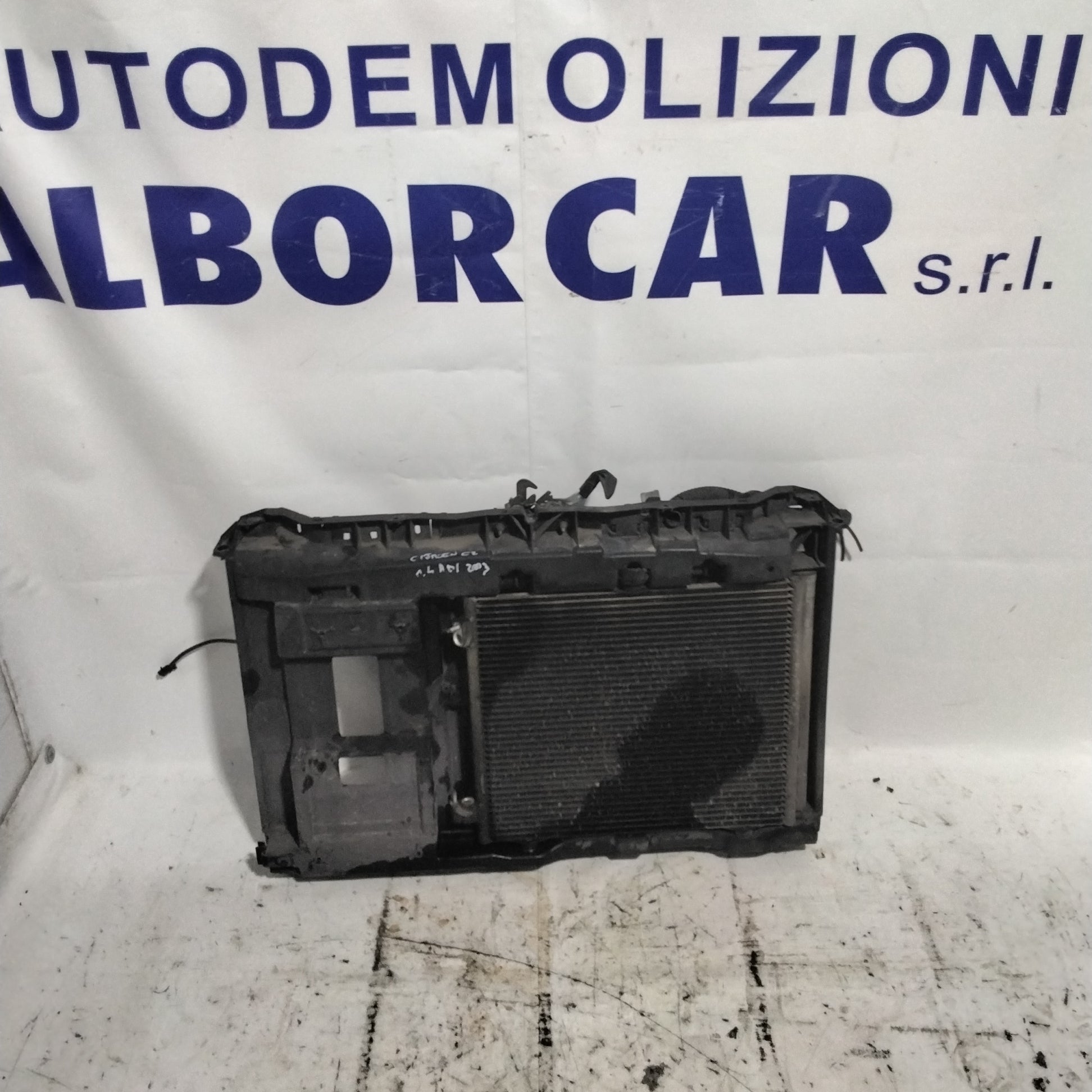 grille (complete) Citroen C2 1.4 diesel year 2004