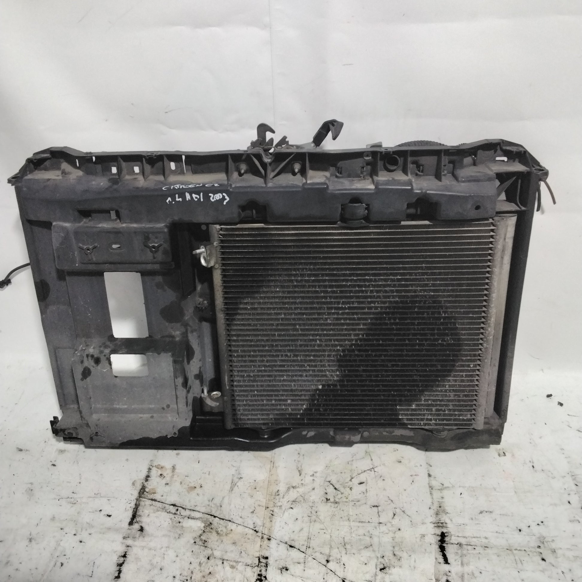 grille (complete) Citroen C2 1.4 diesel year 2004