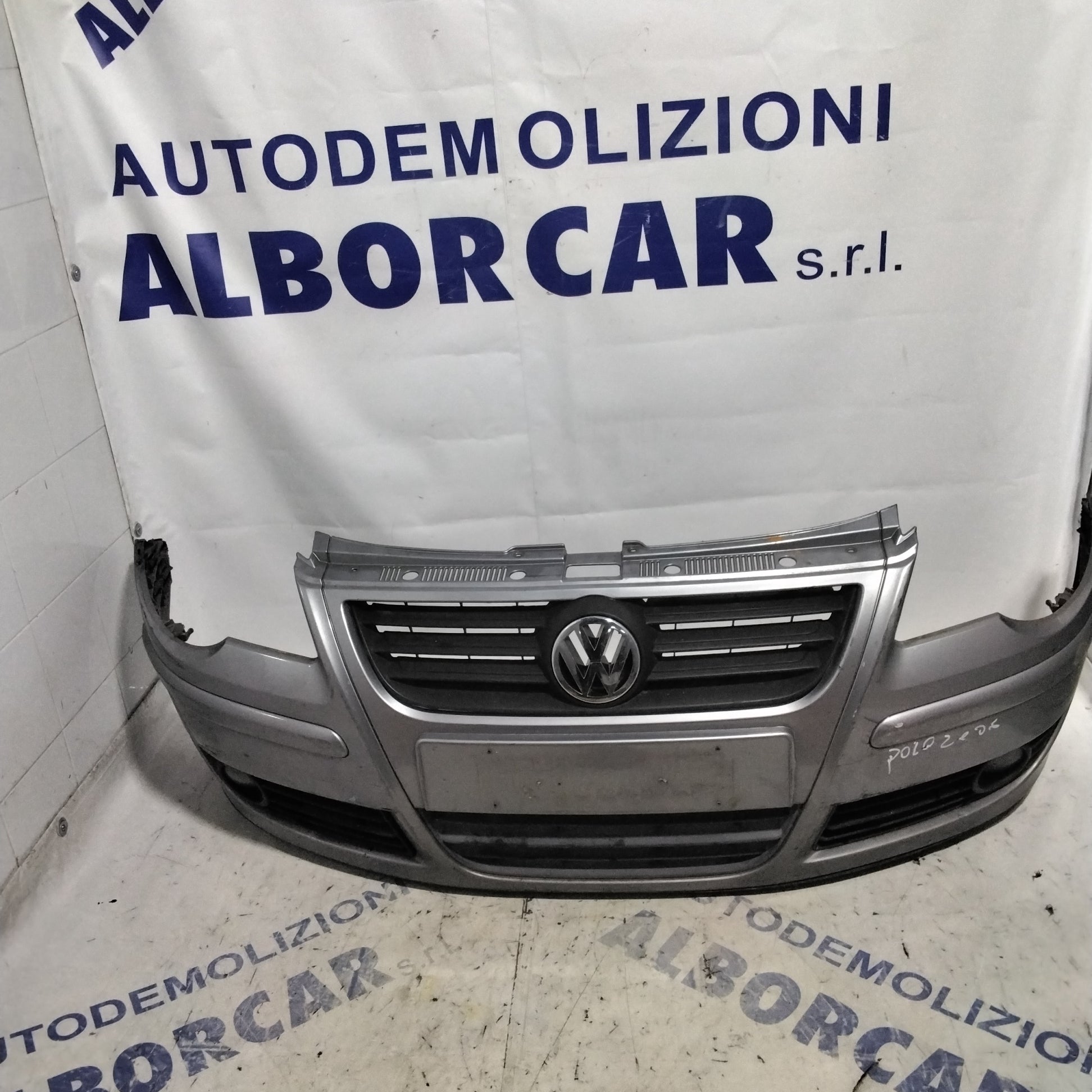 Front bumper Volkswagen Polo year 2006