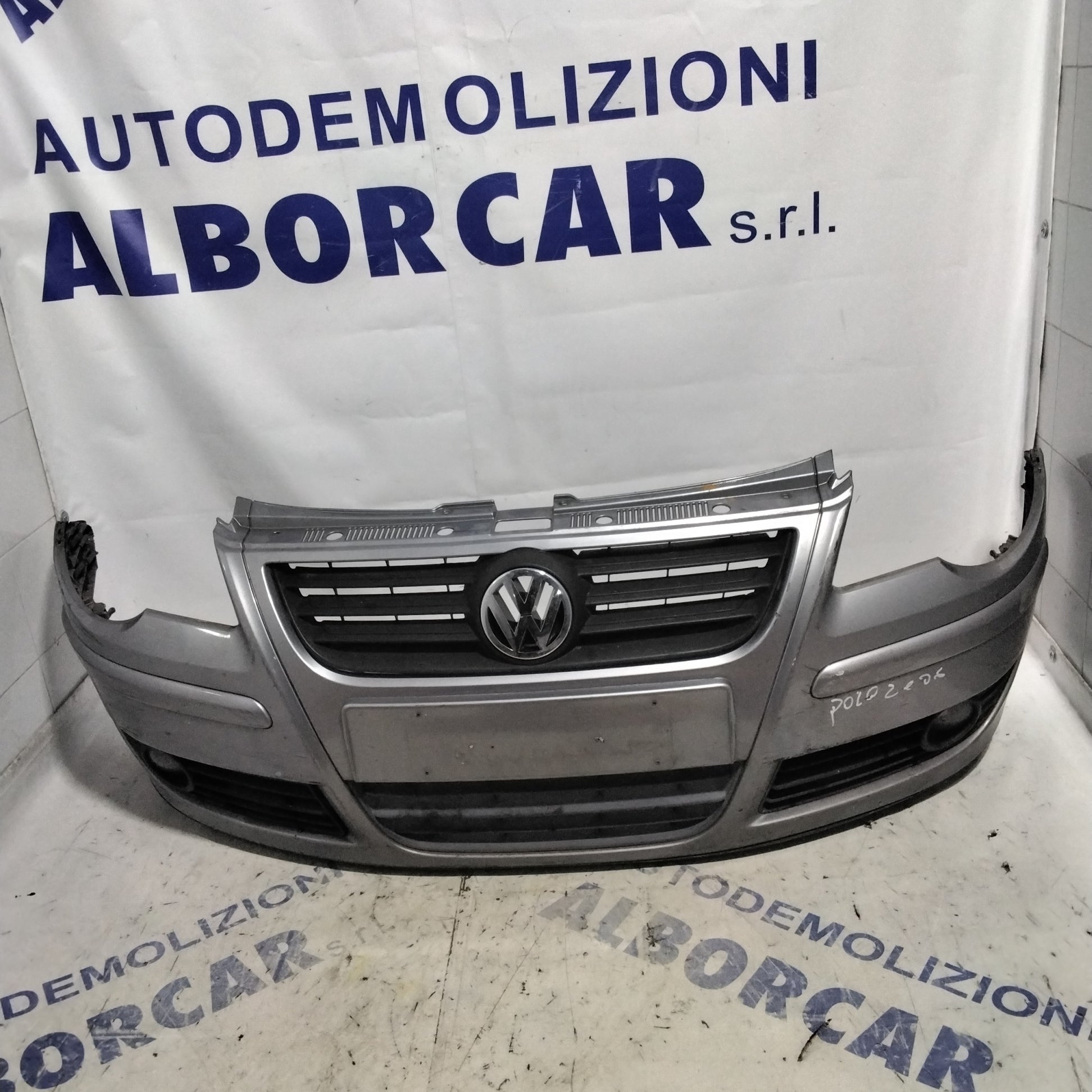 Front bumper Volkswagen Polo year 2006