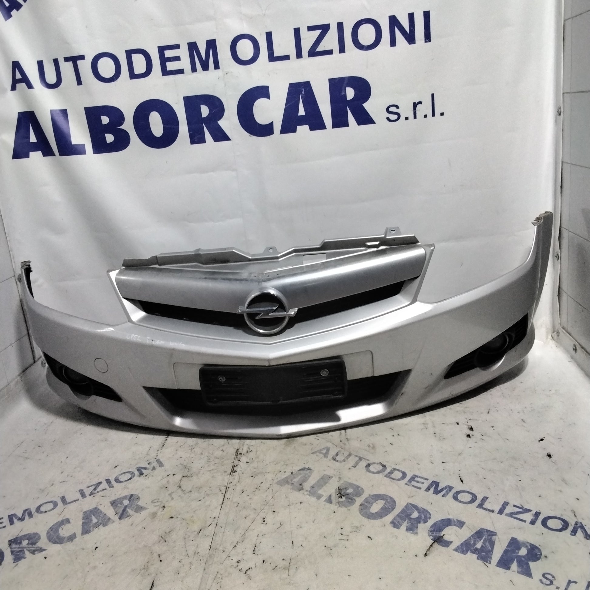 Front bumper Opel Tigra year 2005