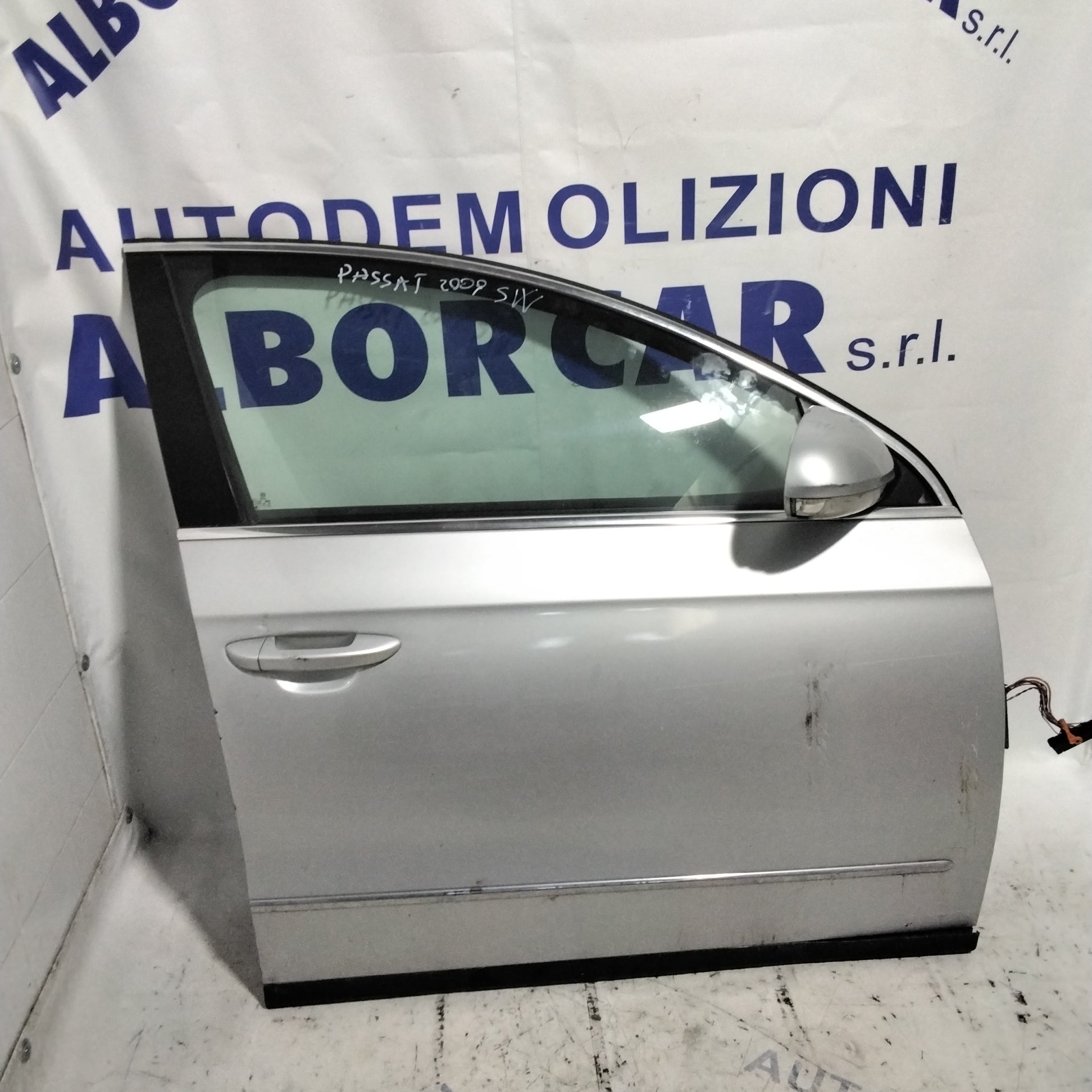 Sportello anteriore destro volkswagen passat anno 2009