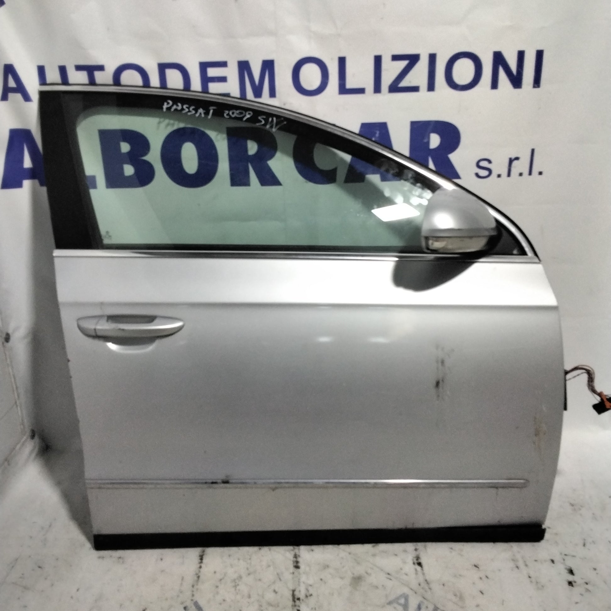 Sportello anteriore destro volkswagen passat anno 2009