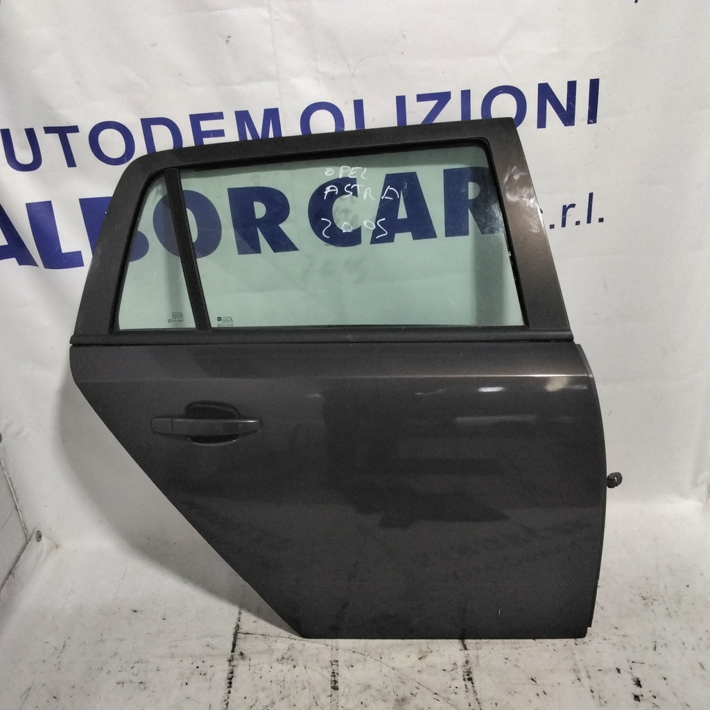 Puerta trasera derecha Opel Astra año 2005