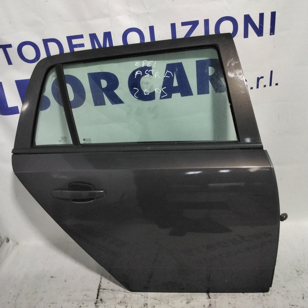 Puerta trasera derecha Opel Astra año 2005