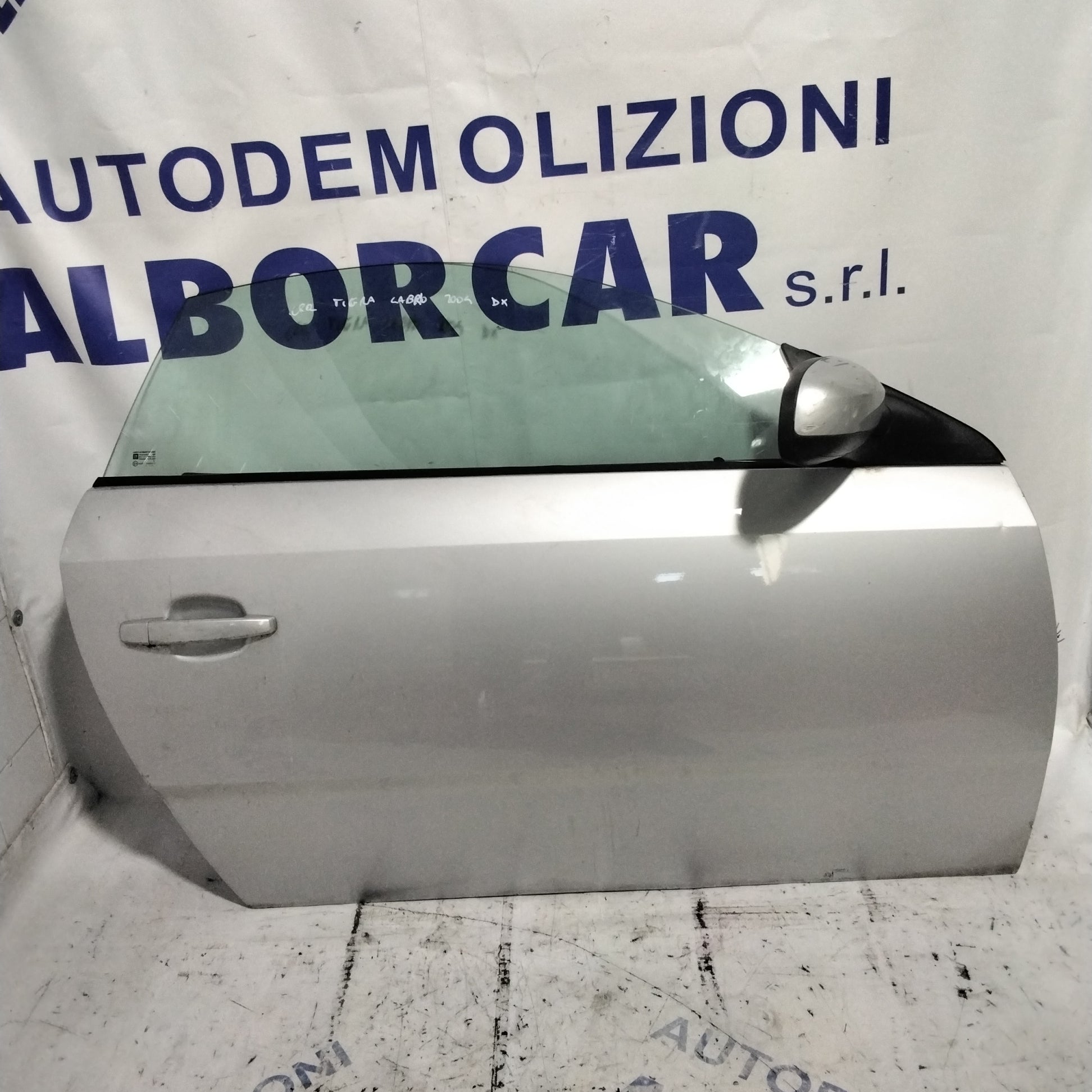puerta delantera derecha opel tigra cabrio año 2004