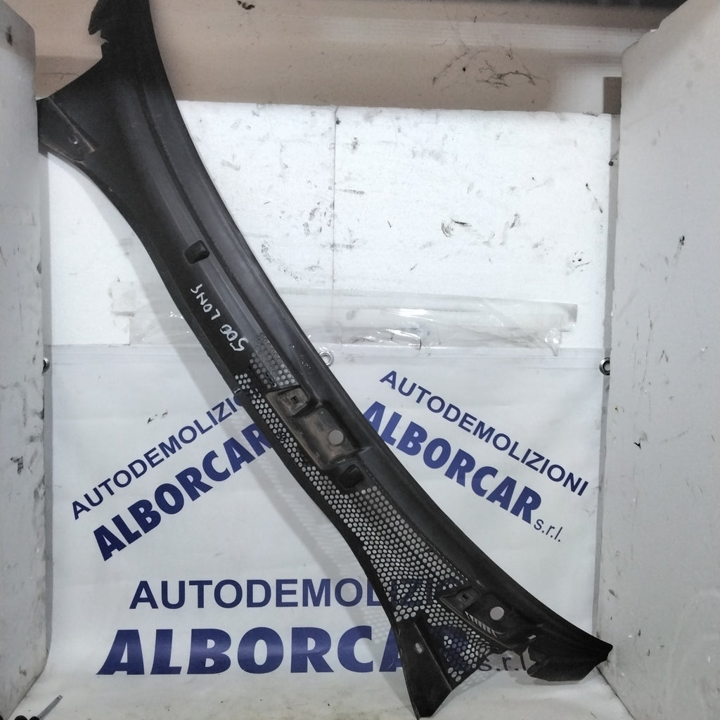 Fiat 500 year 2007 windshield drip tray