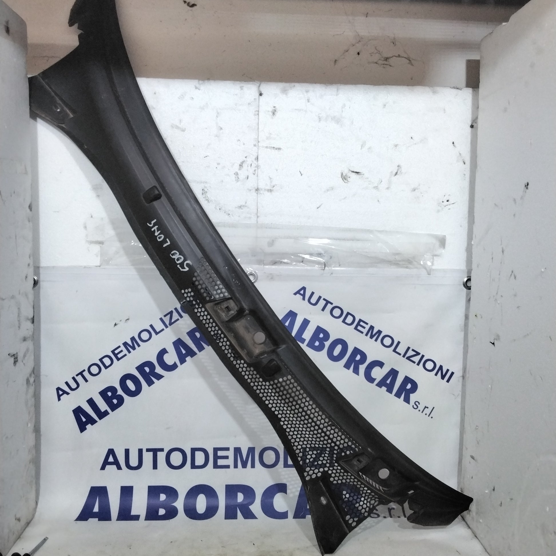 Fiat 500 year 2007 windshield drip tray