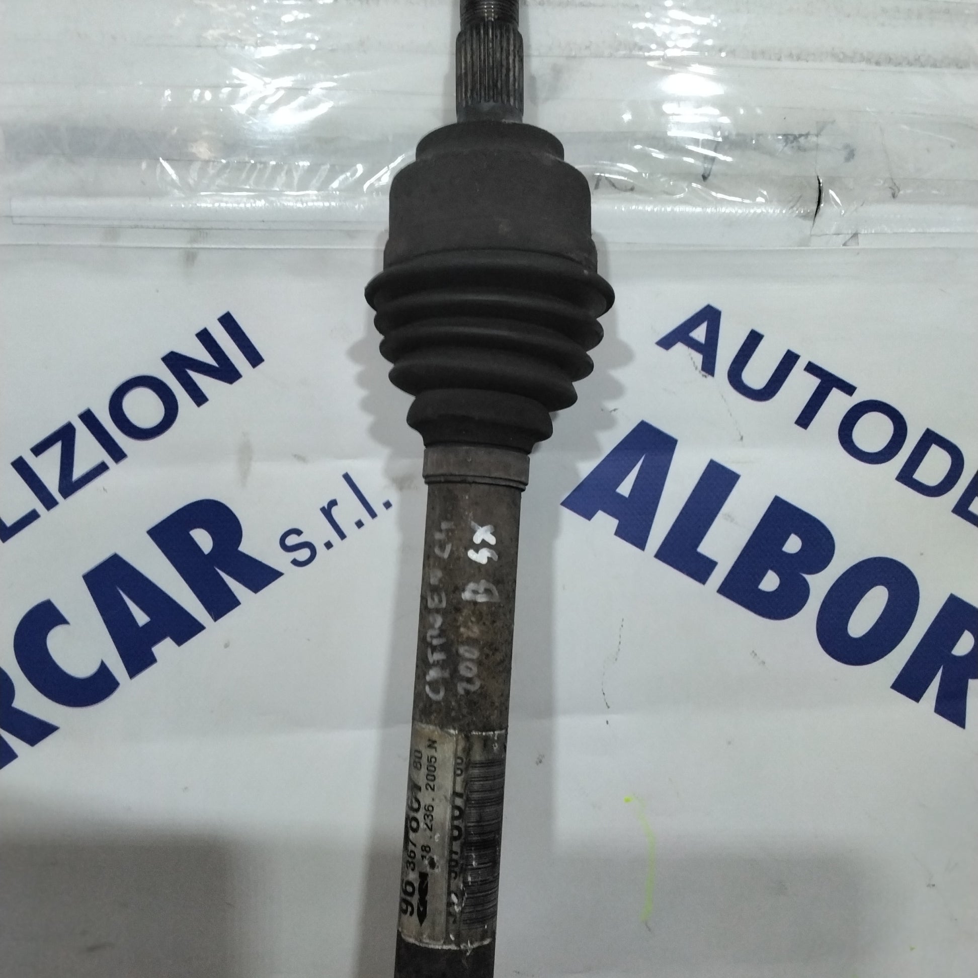 Palier izquierdo Citroen C4 1.4 gasolina año 2006