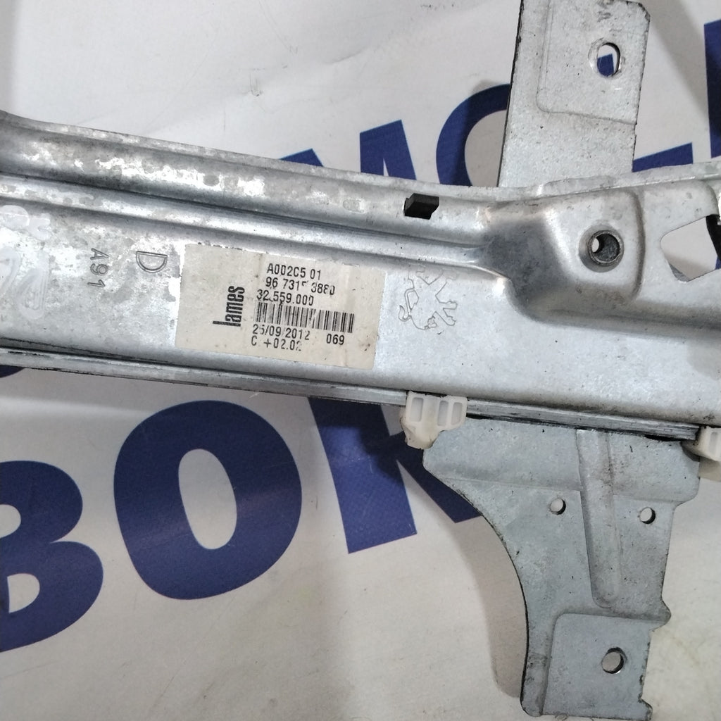 alzavetro posteriore destro peugeot 208  anno 2012 codice:9673153880