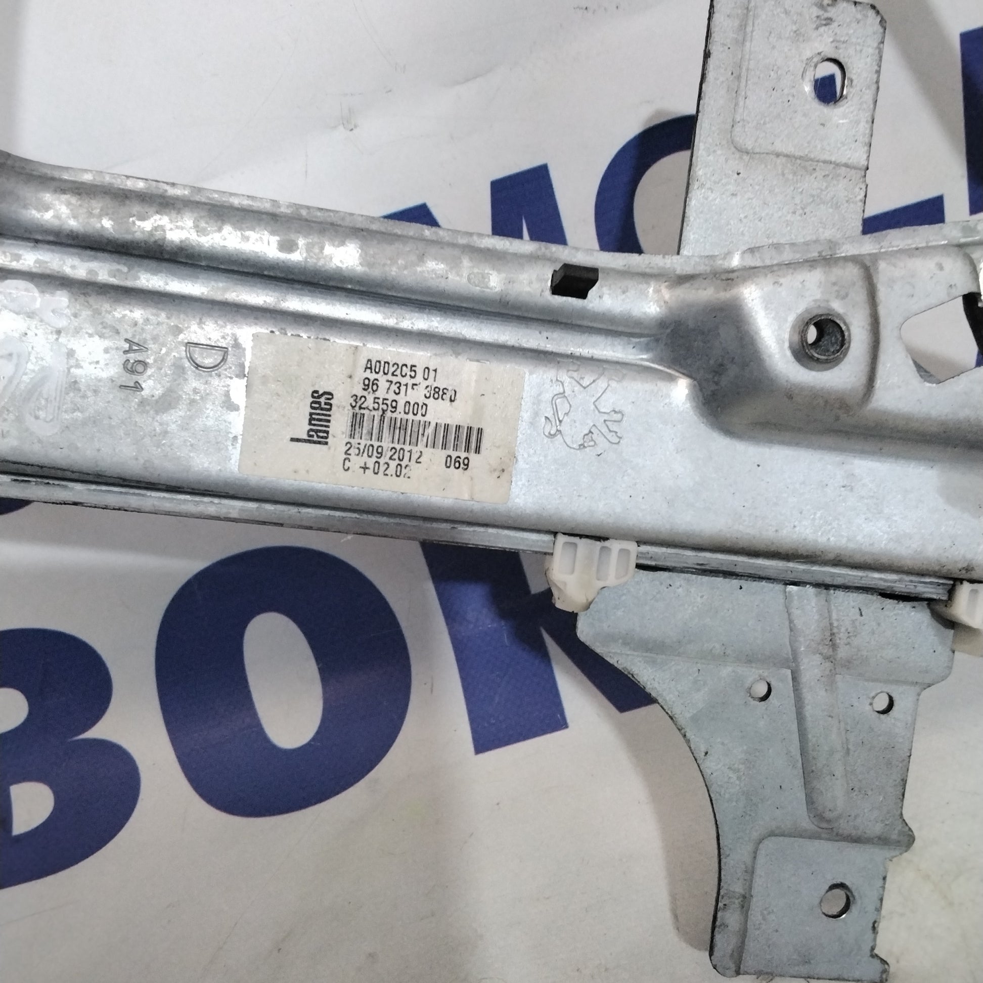 right rear window regulator peugeot 208 year 2012 code:9673153880