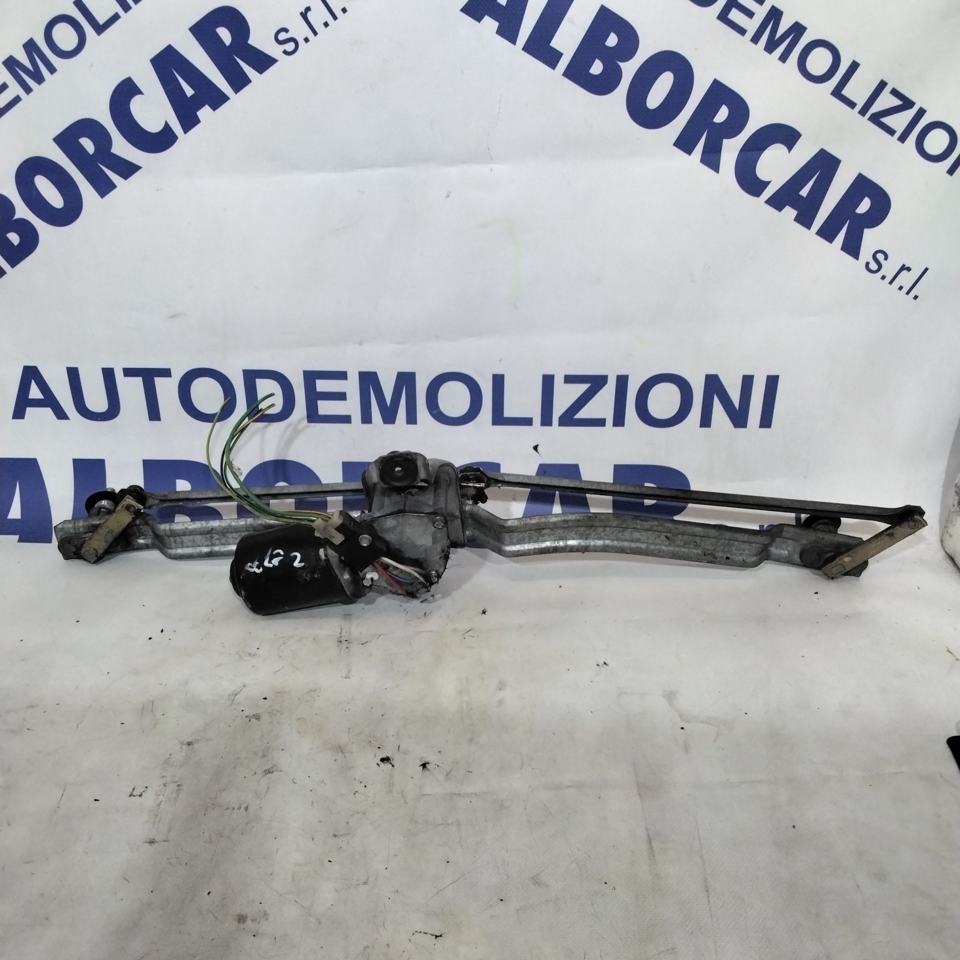 Motor de limpiaparabrisas Volkswagen Golf 2 año 1992 código: 191955326