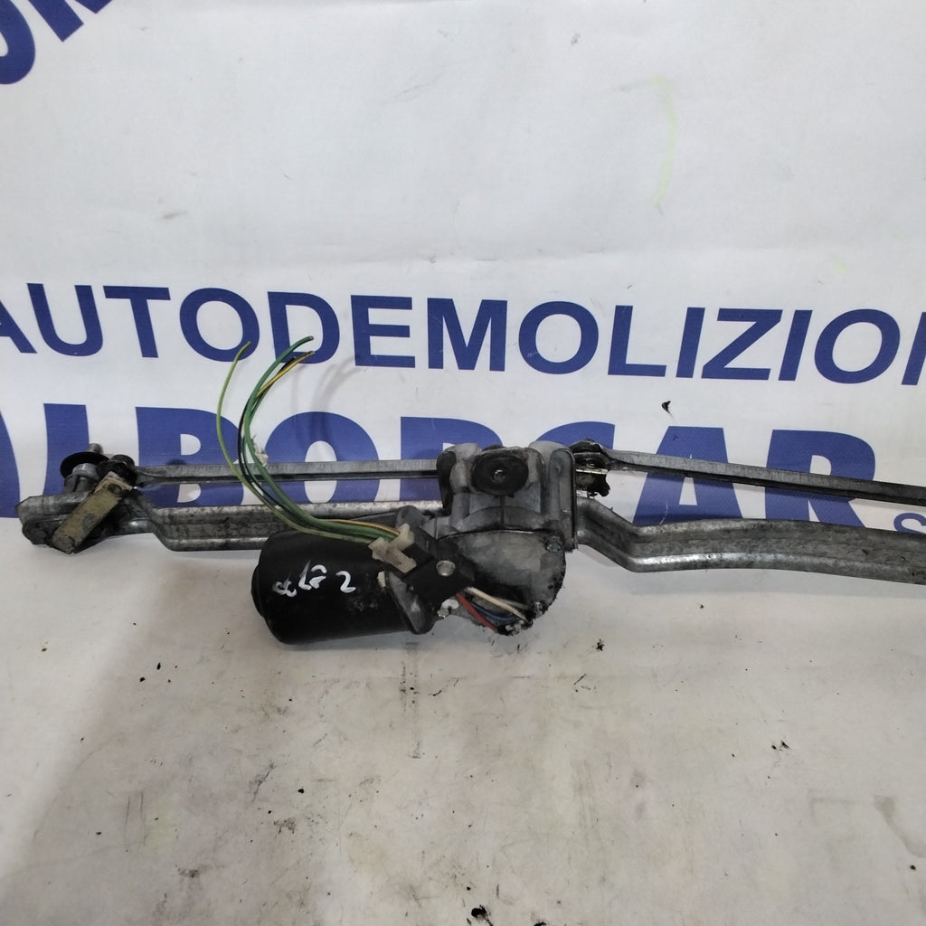 Motor de limpiaparabrisas Volkswagen Golf 2 año 1992 código: 191955326