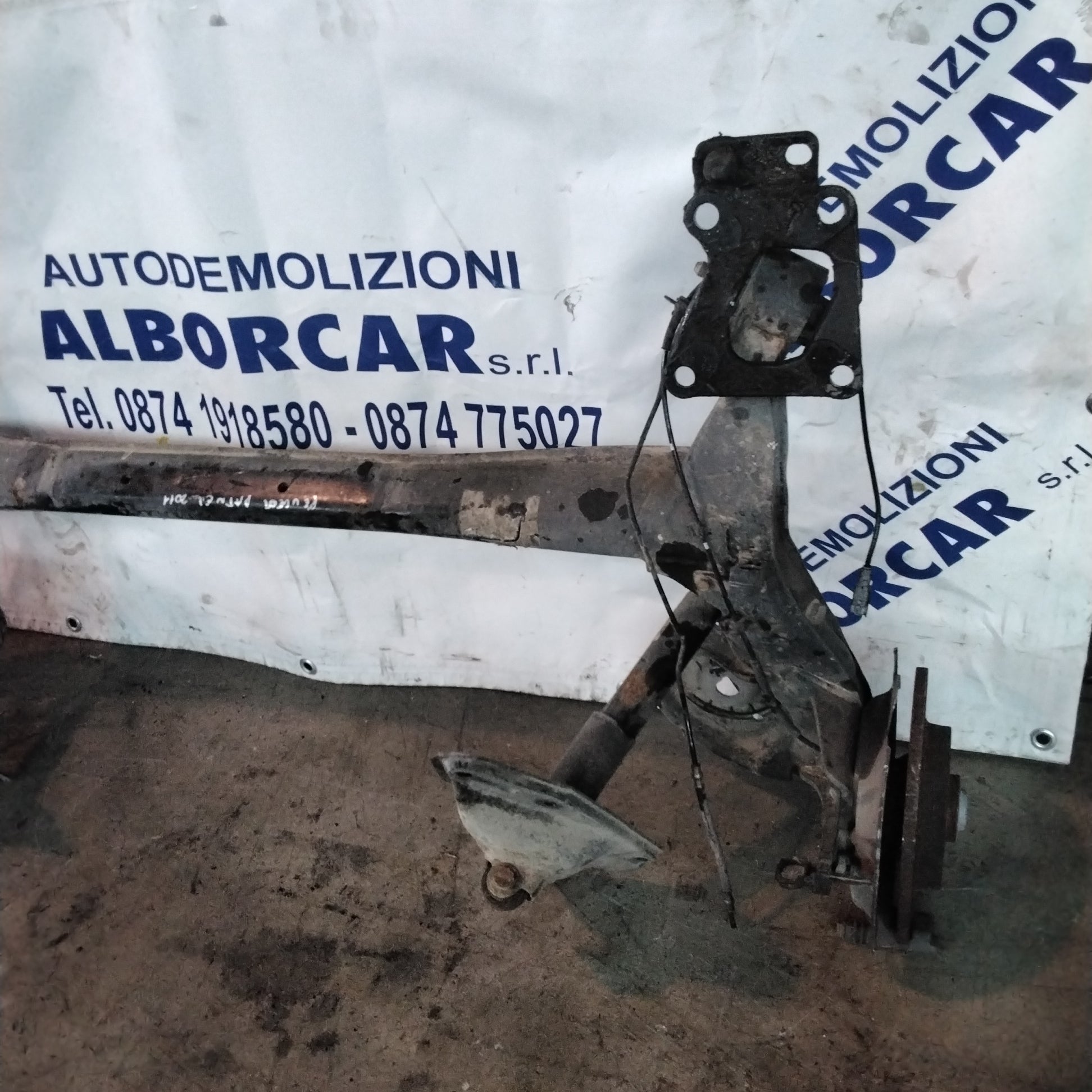 Eje trasero Peugeot Partner 1.6 diésel año 2011