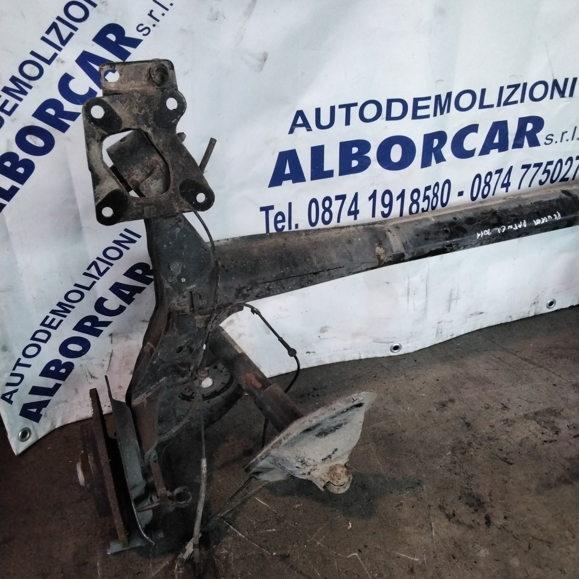 Eje trasero Peugeot Partner 1.6 diésel año 2011