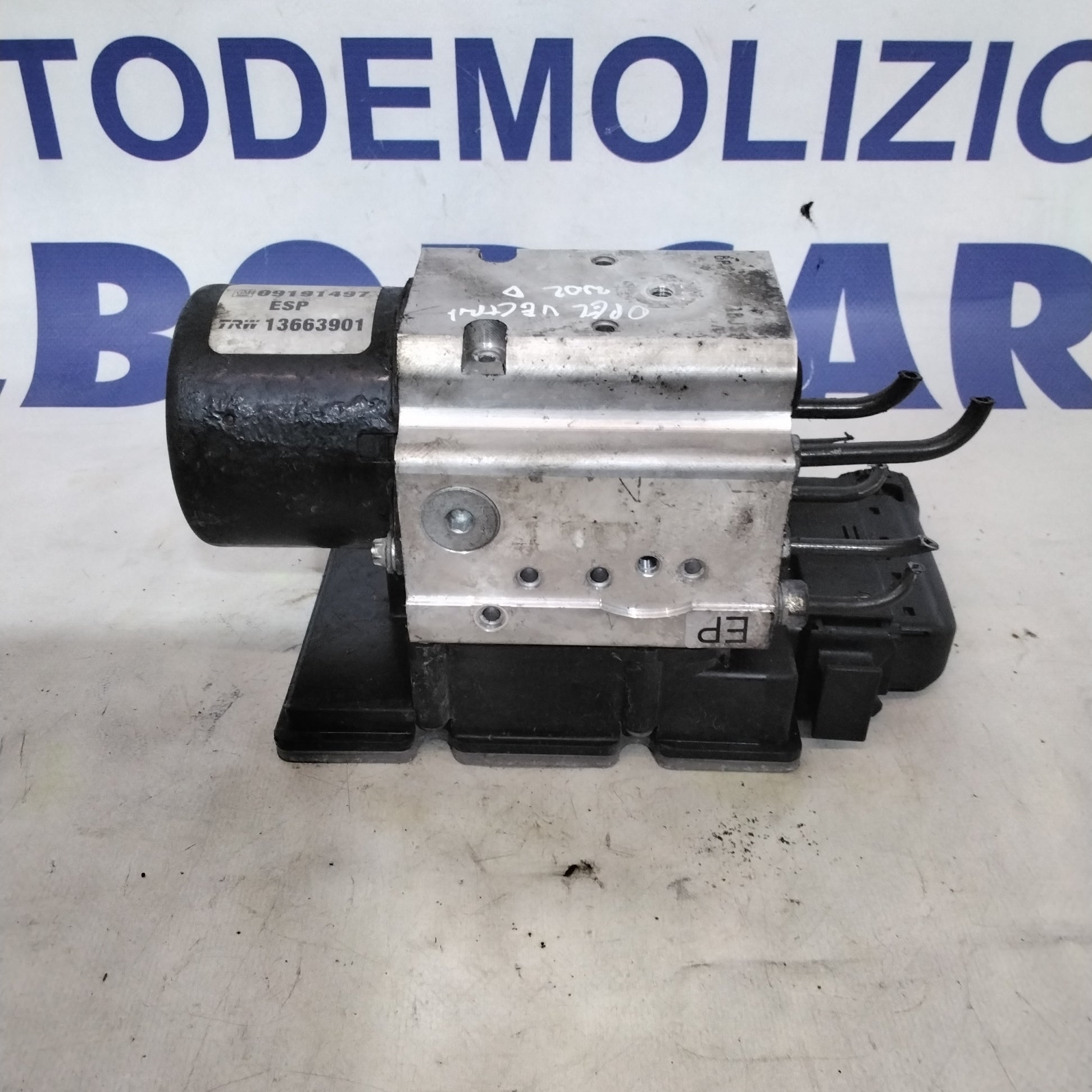 Bomba de la unidad ABS Opel Vectra 2.2 diésel año 2002 código: 54084636H