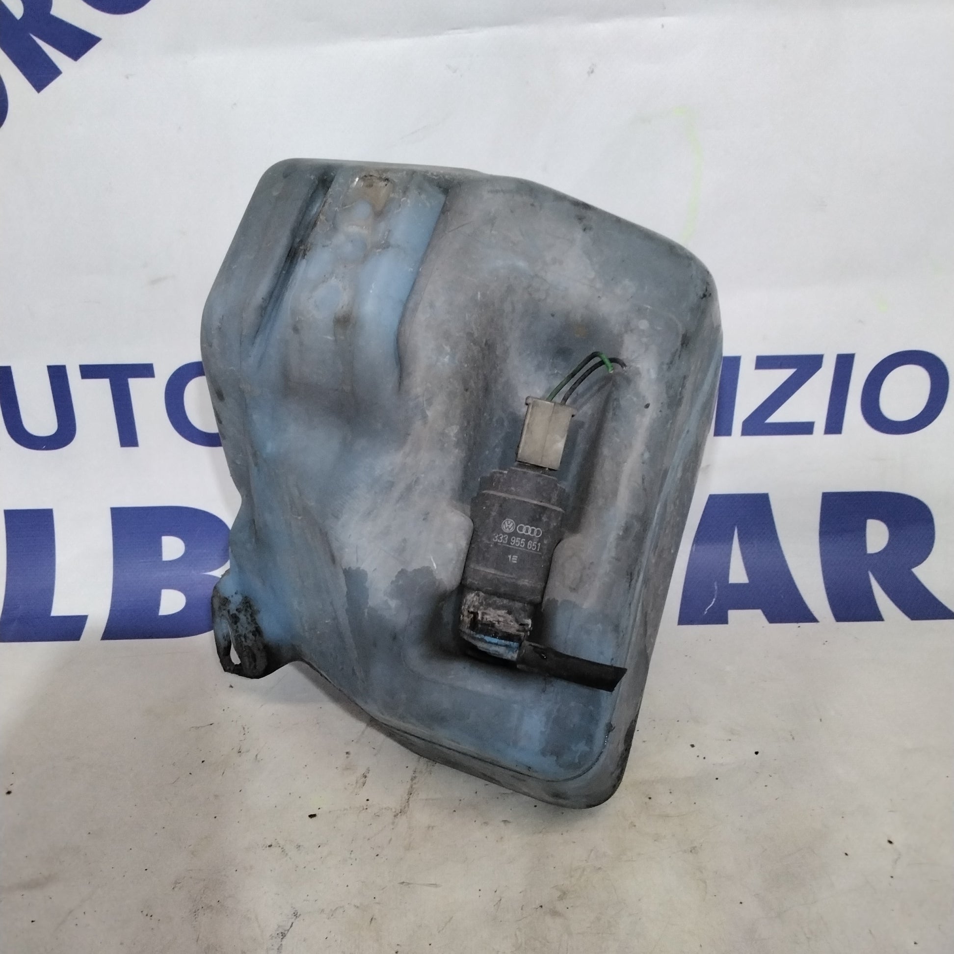 Depósito de agua del limpiaparabrisas Volkswagen Golf 2 año 1992