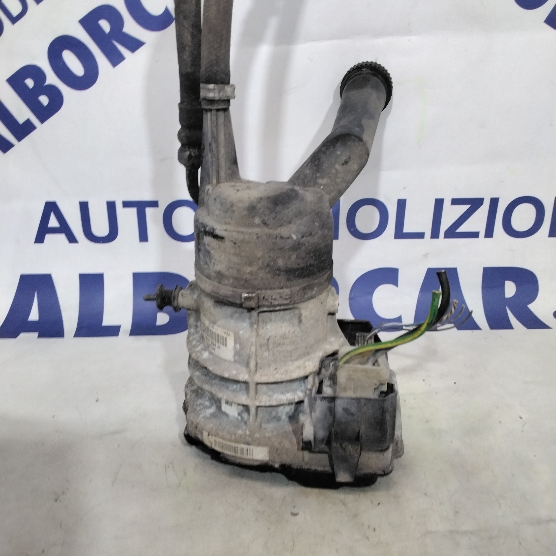 Bomba de dirección asistida Peugeot 207 1.6 HDI año 2007 código: 9670700480