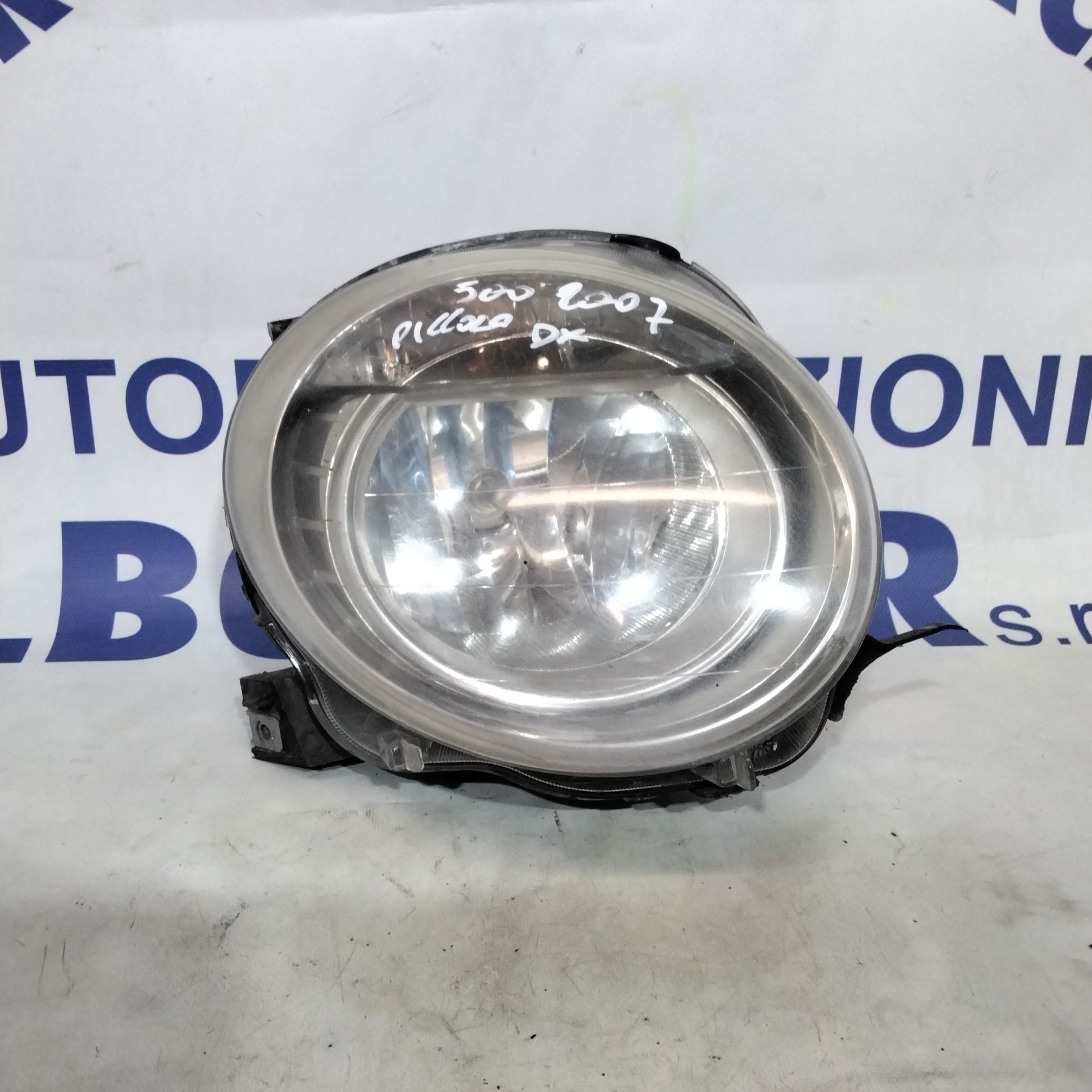 Right headlight Fiat 500 year 2007 code:45540748