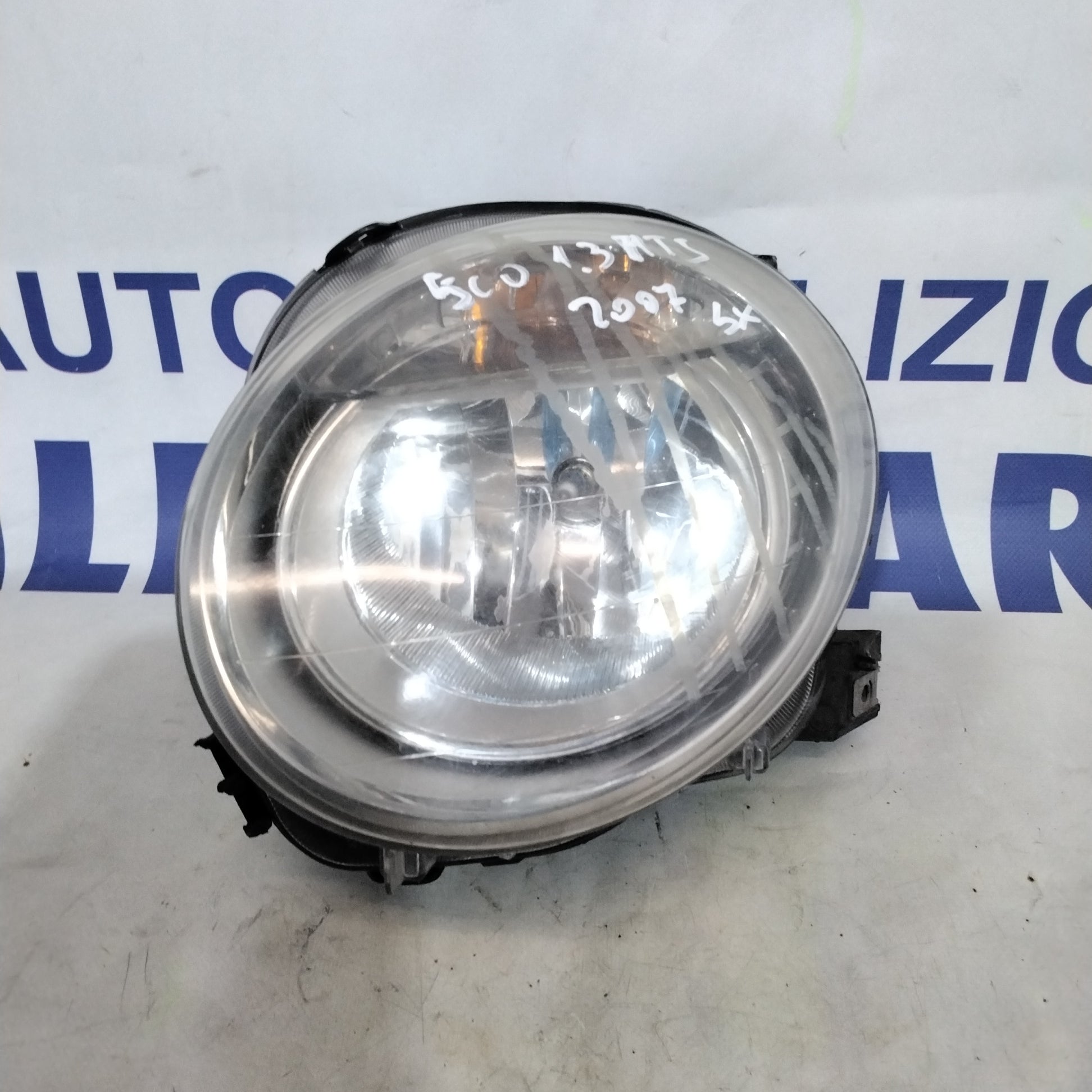 Faro delantero izquierdo Fiat 500 año 2007 código: 45550748