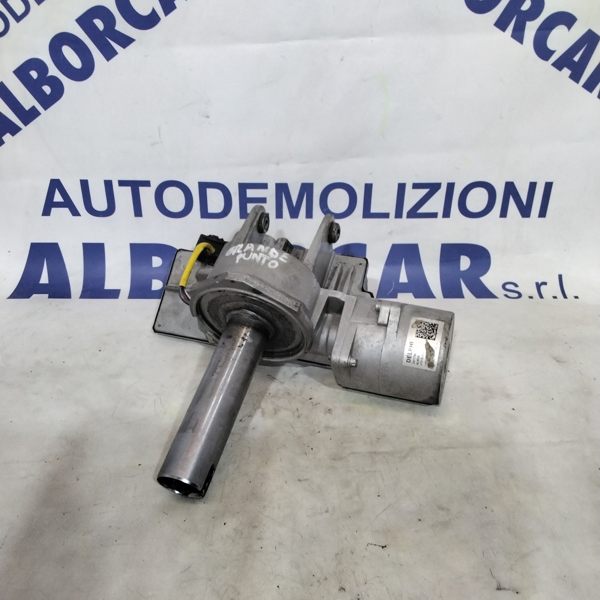 Columna de dirección Fiat Grande Punto 1.4 gasolina año 2007 código: 26117861