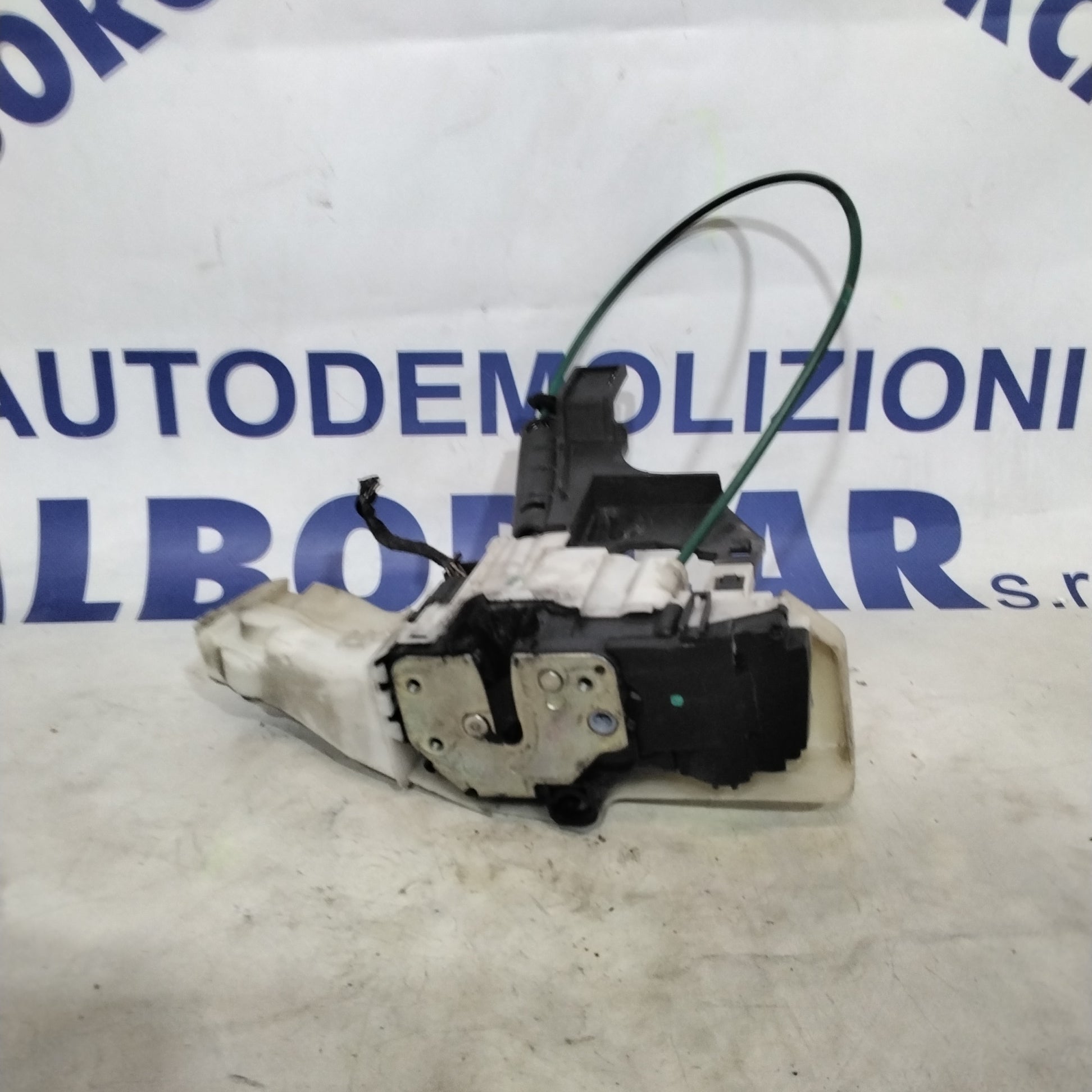 Chiusura serratura porta anteriore sinistra lancia ypsilon anno 2005 codice:51739844