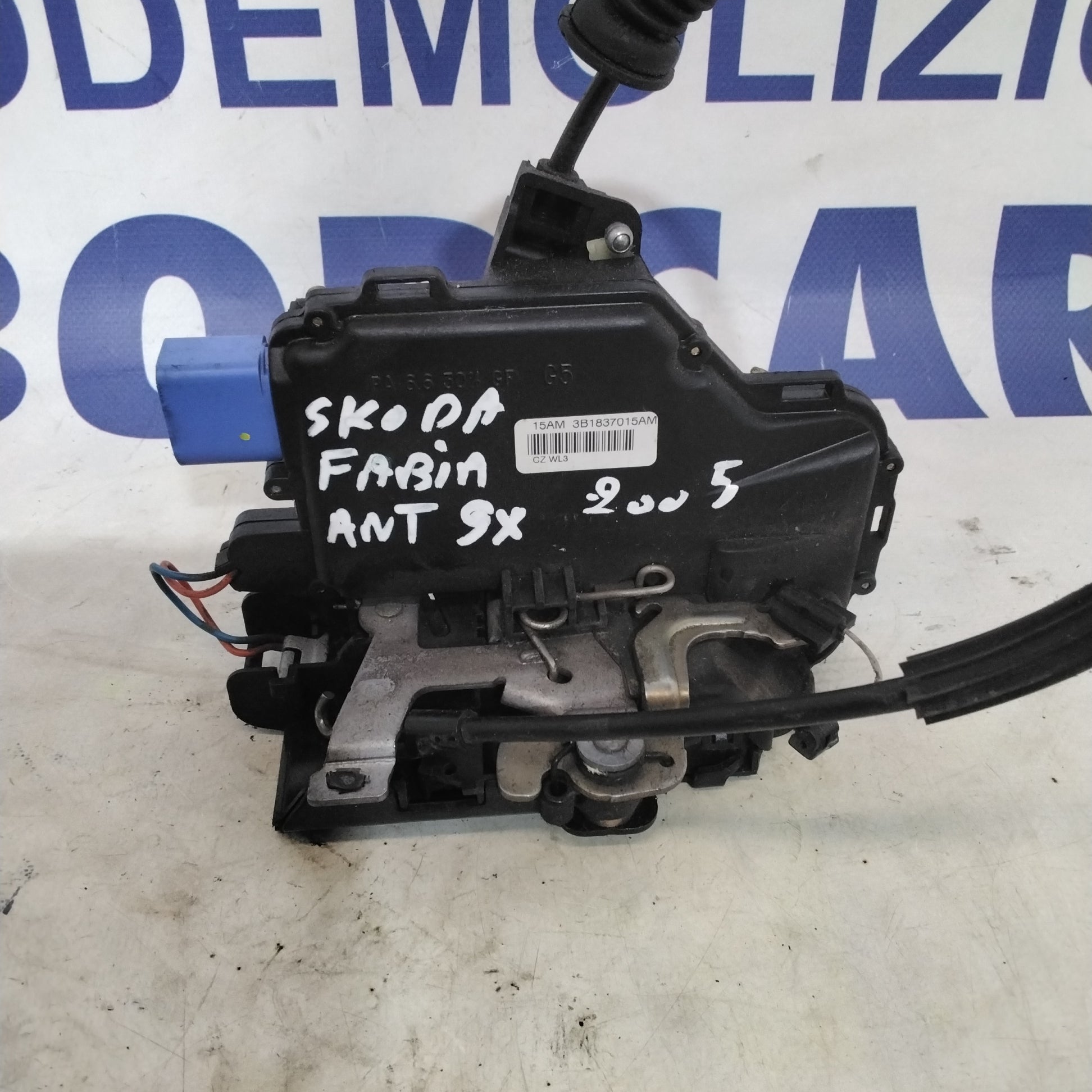 Serratura porta anteriore sinistra skoda fabia anno 2005 codice:15AM3B1837015AM