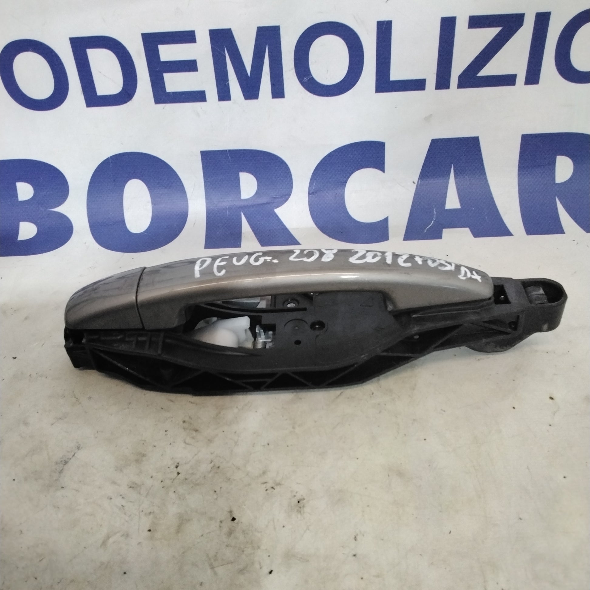 Maniglia porta esterna posteriore destra peugeot 208 anno 2012