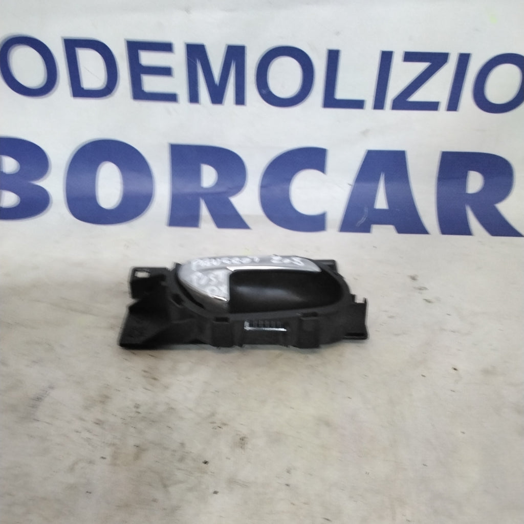 Maniglia porta interna posteriore destra peugeot 208 anno 2012