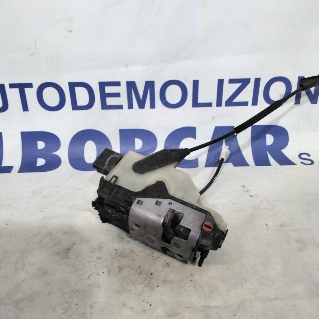 Serratura posteriore destra peugeot 208 anno 2012