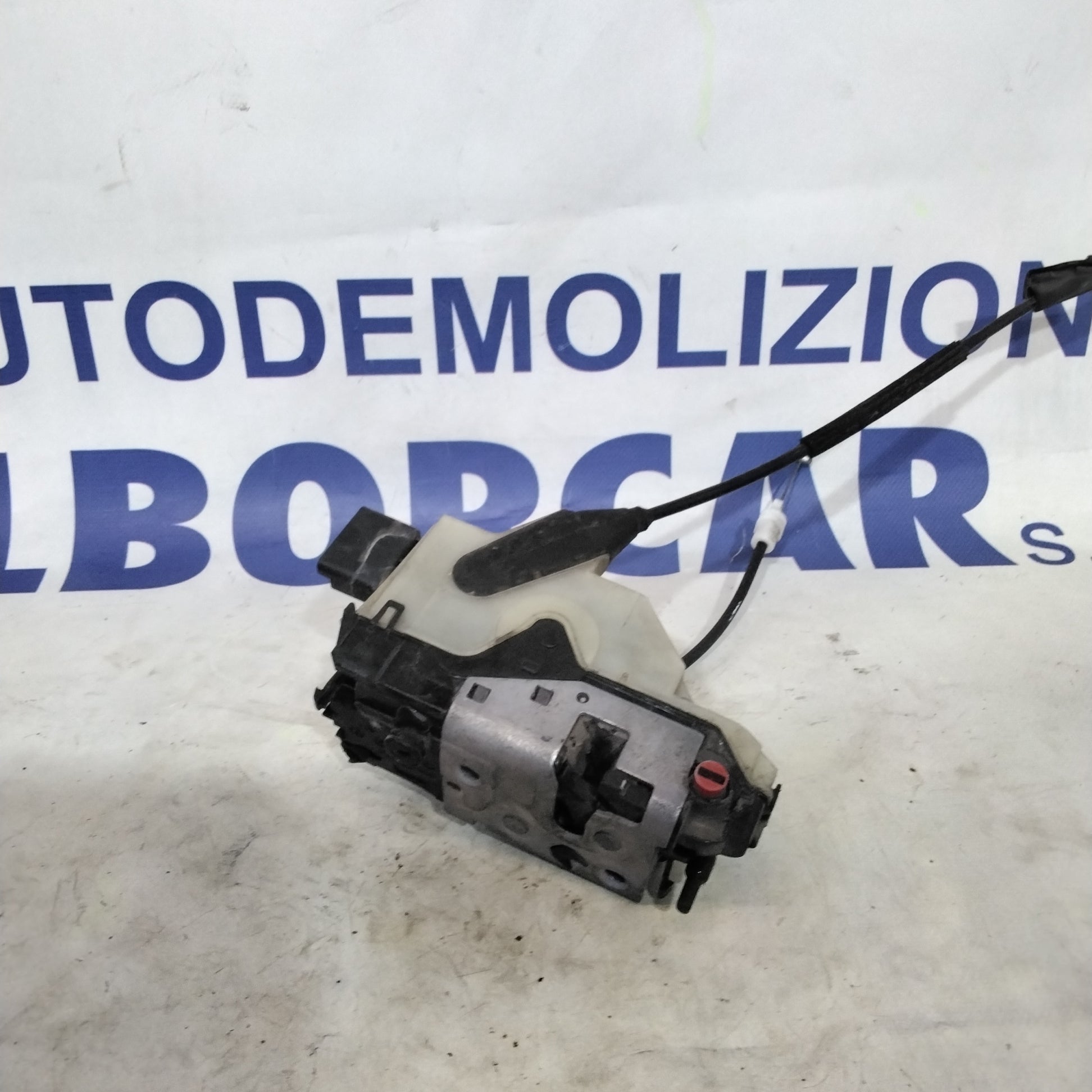 Serratura posteriore destra peugeot 208 anno 2012