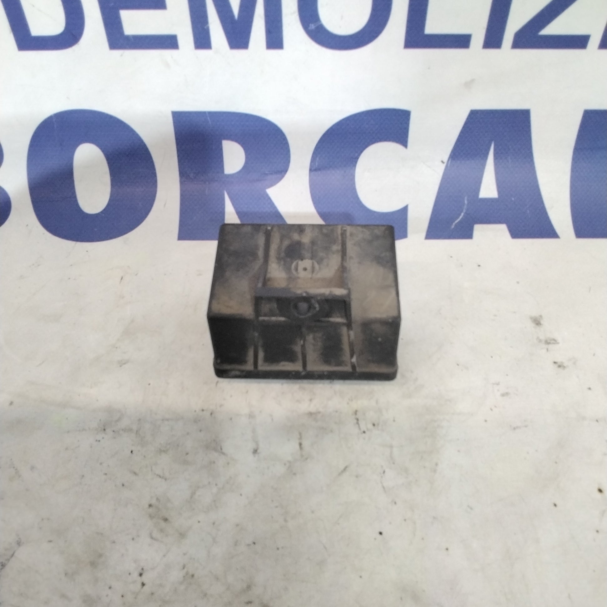 Unidad de control de precalentamiento de bujías incandescentes Lancia Delta 1.6 multijet año 2009 código: 0281003043