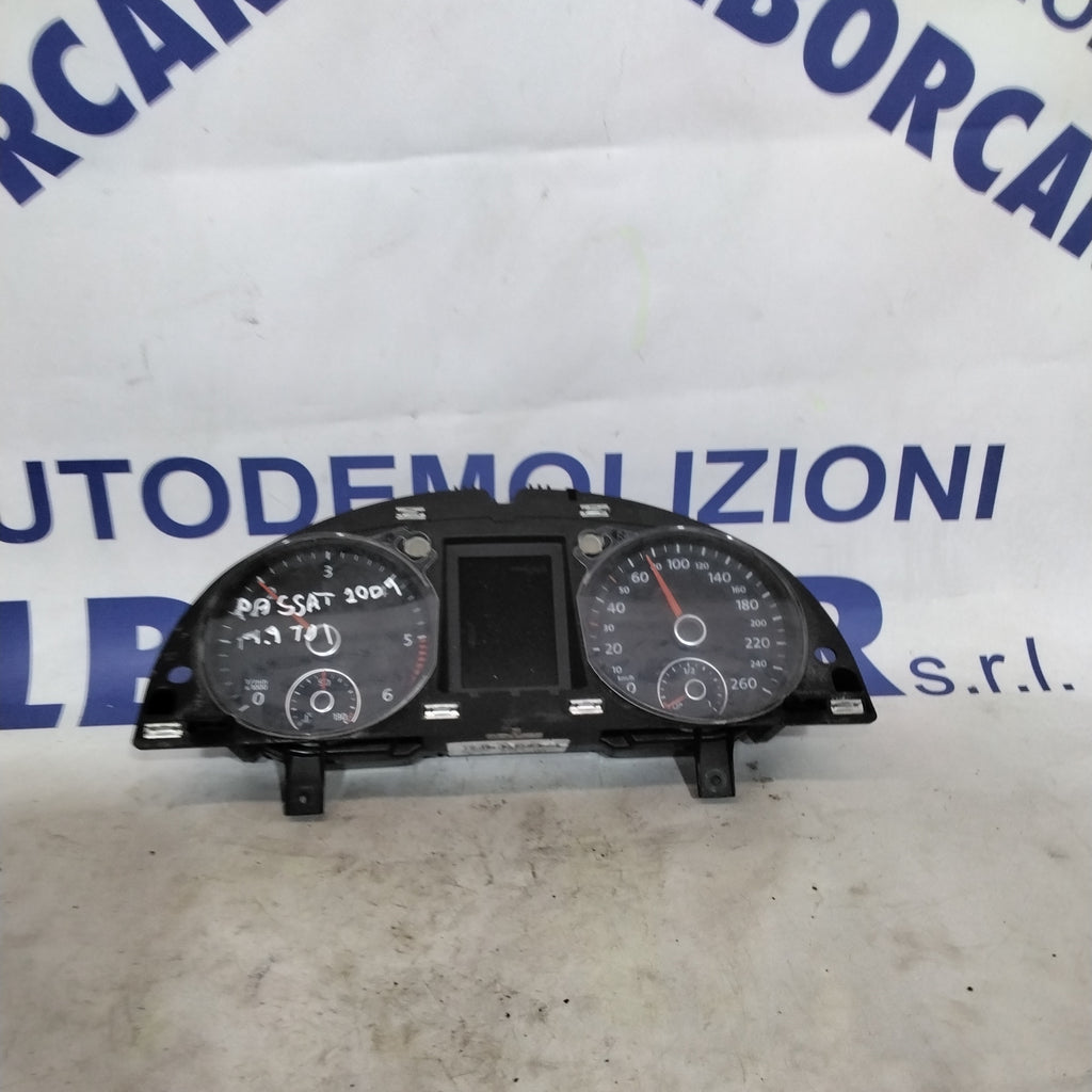Quadro strumento /contachilometri volkswagen passat 2.0 tdi anno 2009 codice:3219792