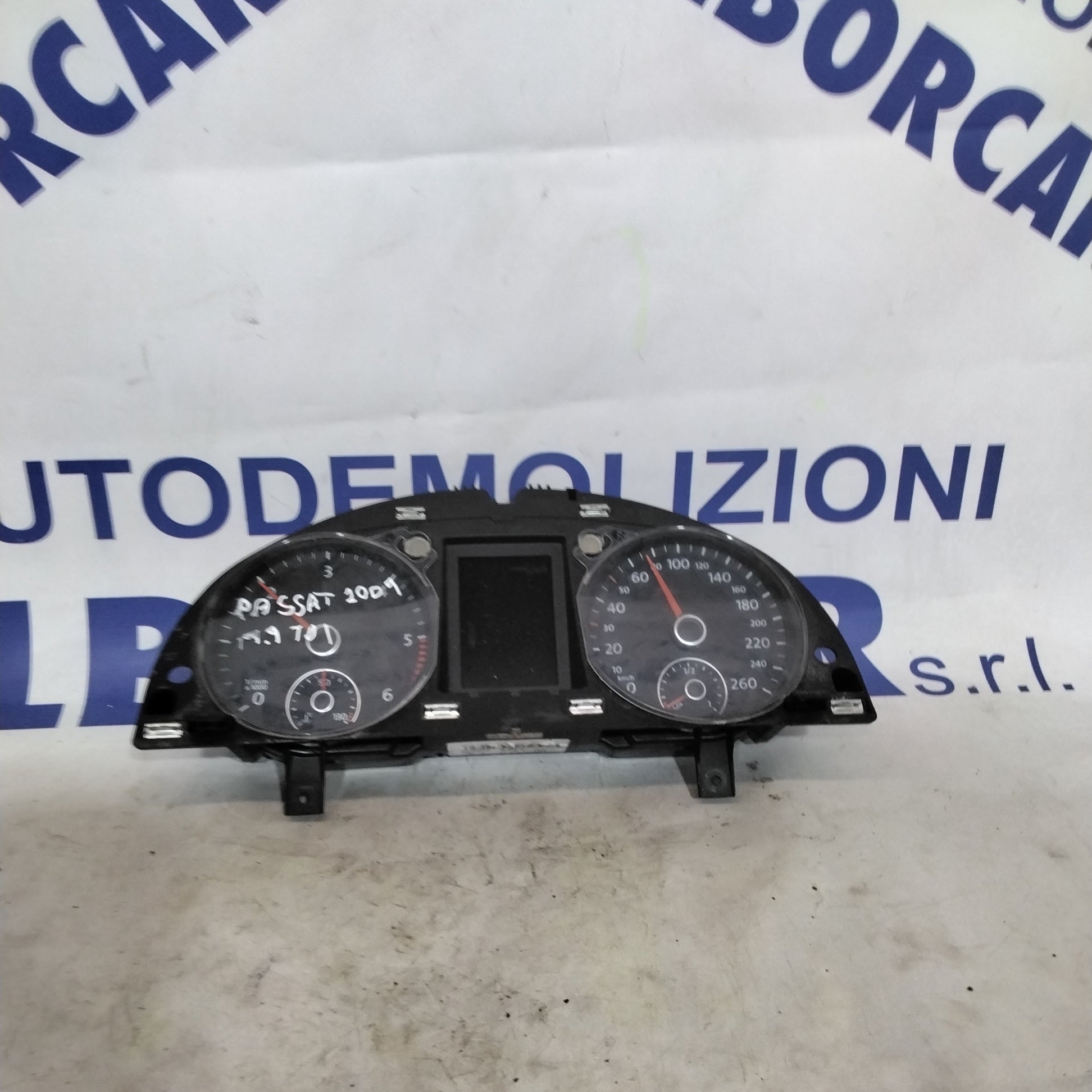 Quadro strumento /contachilometri volkswagen passat 2.0 tdi anno 2009 codice:3219792