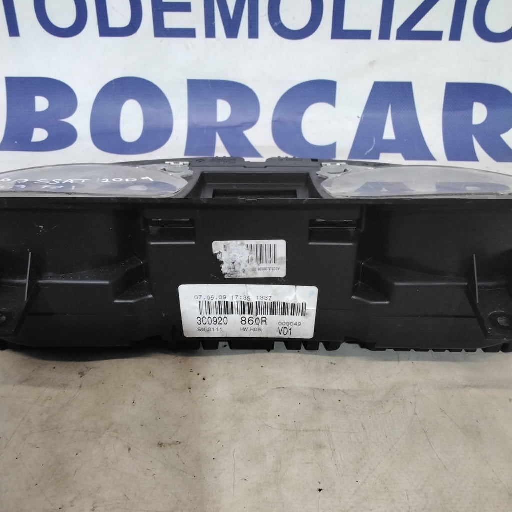 Quadro strumento /contachilometri volkswagen passat 2.0 tdi anno 2009 codice:3219792