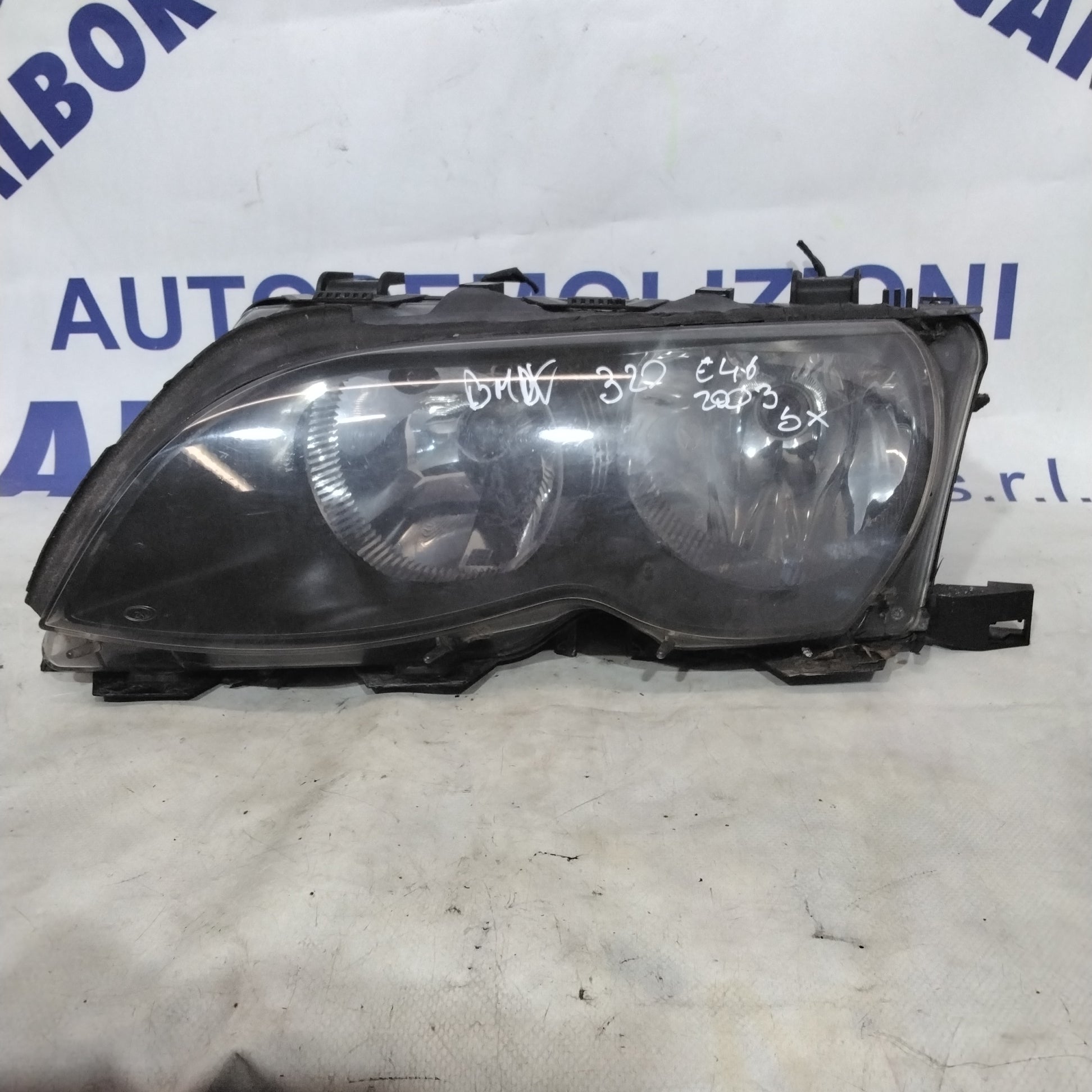 Faro/Fanale sinistro bmw 320 E46 anno 2003 codice :63126910955