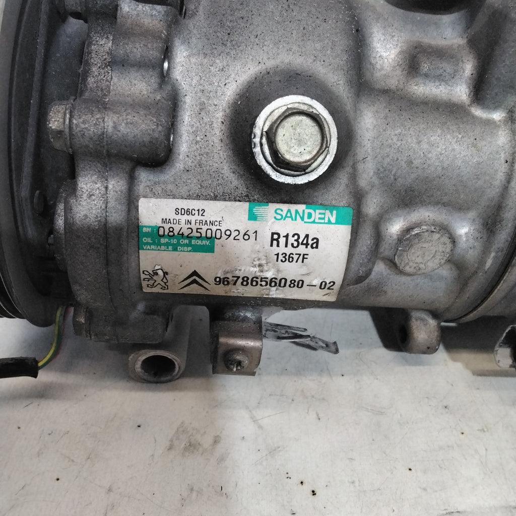 Compresor aire acondicionado Peugeot 208 1.6 HDI año 2012 código: 9678656080