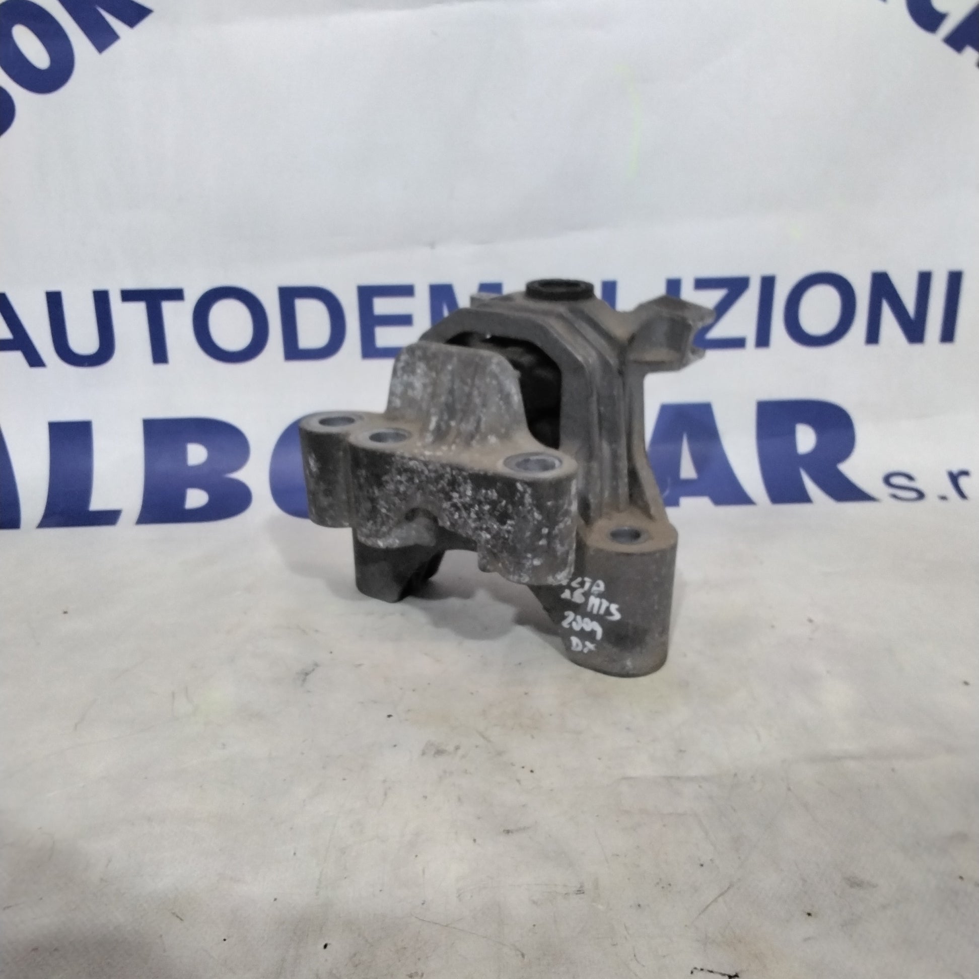 Supporto motore destro lancia delta 1.6 multijet anno 2009