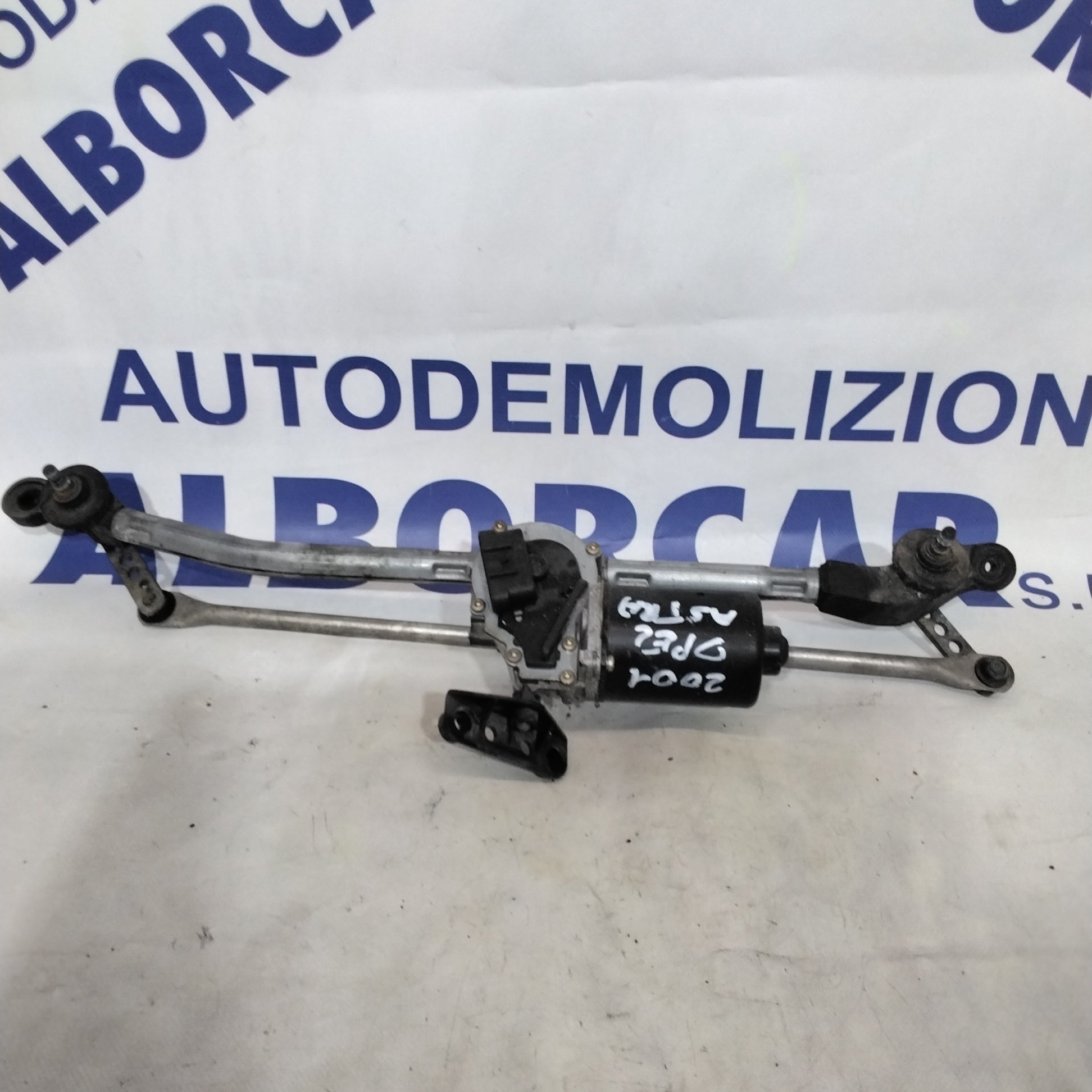 Opel Astra windshield wiper motor year 2001 code:0390241141