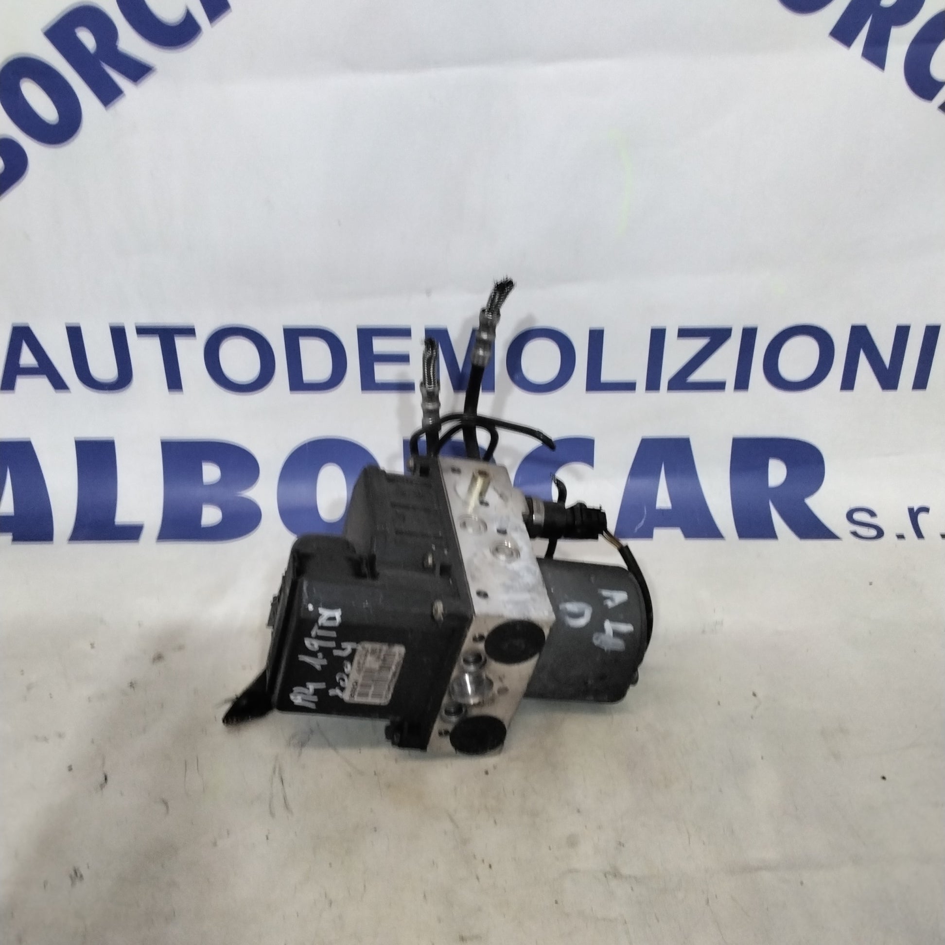 Bomba centralita ABS Audi A4 1.9 TDI año 2004 código: 0265950011