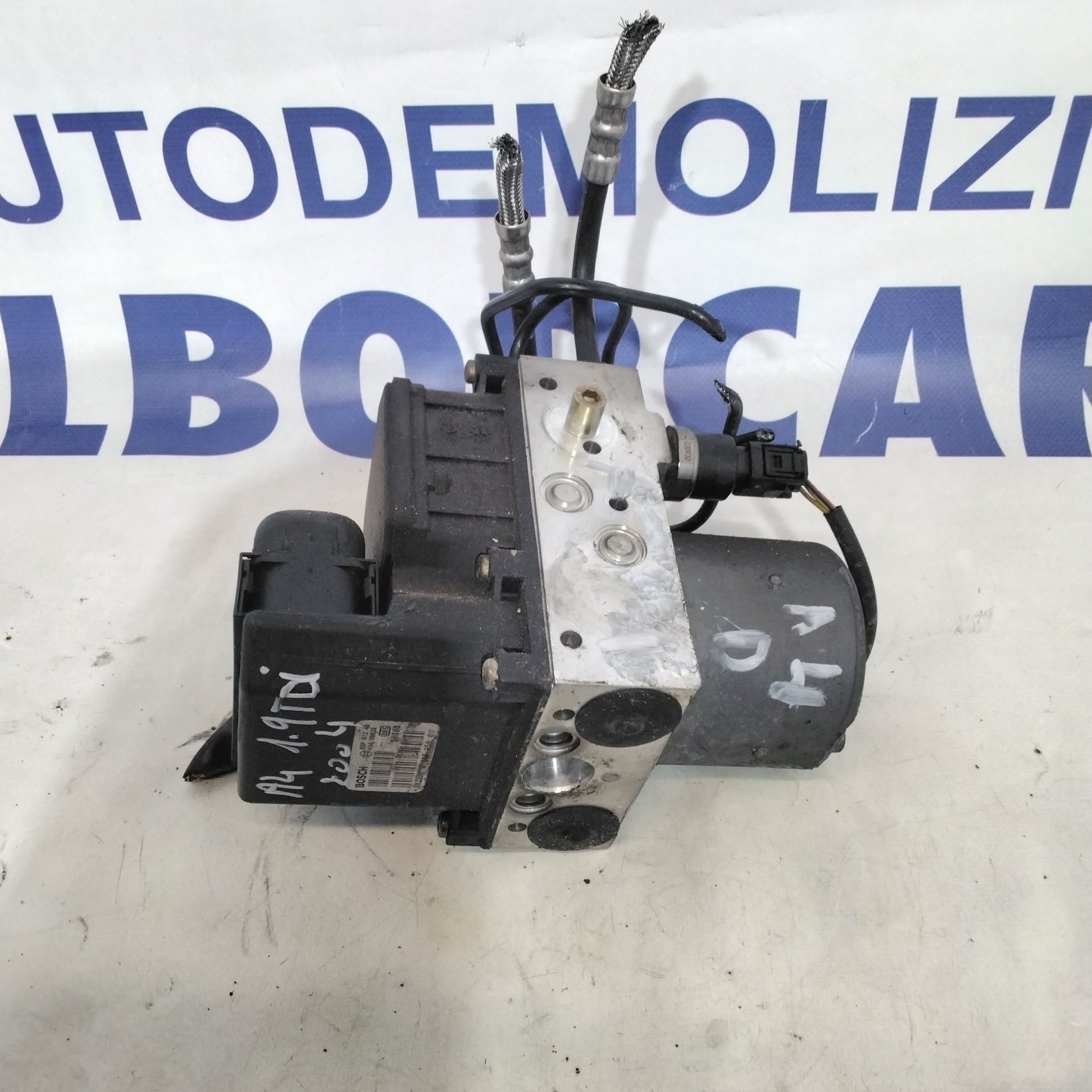 Bomba centralita ABS Audi A4 1.9 TDI año 2004 código: 0265950011