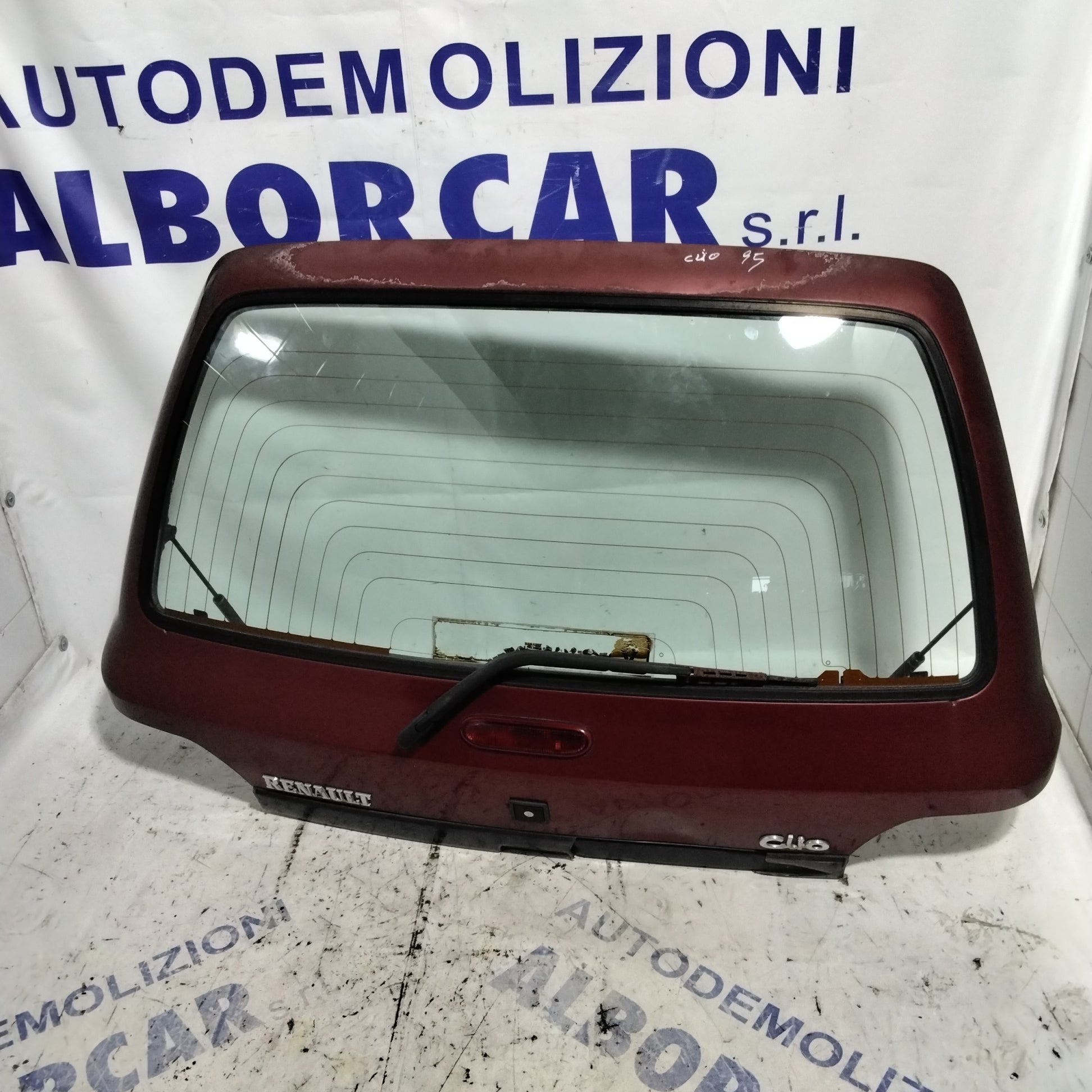 Cofre trasero Renault Clio año 1995