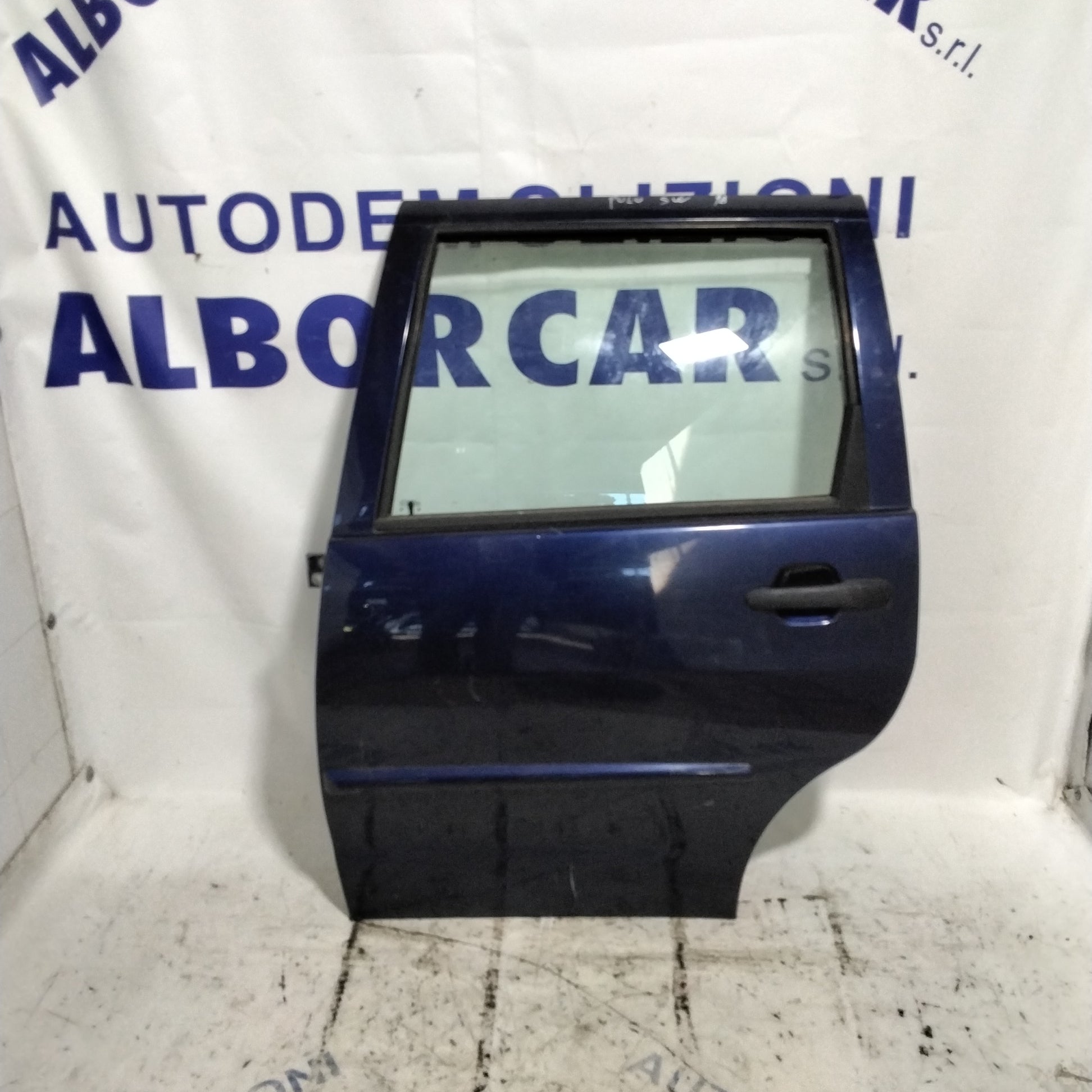 Puerta trasera izquierda Volkswagen Polo SW año 1998
